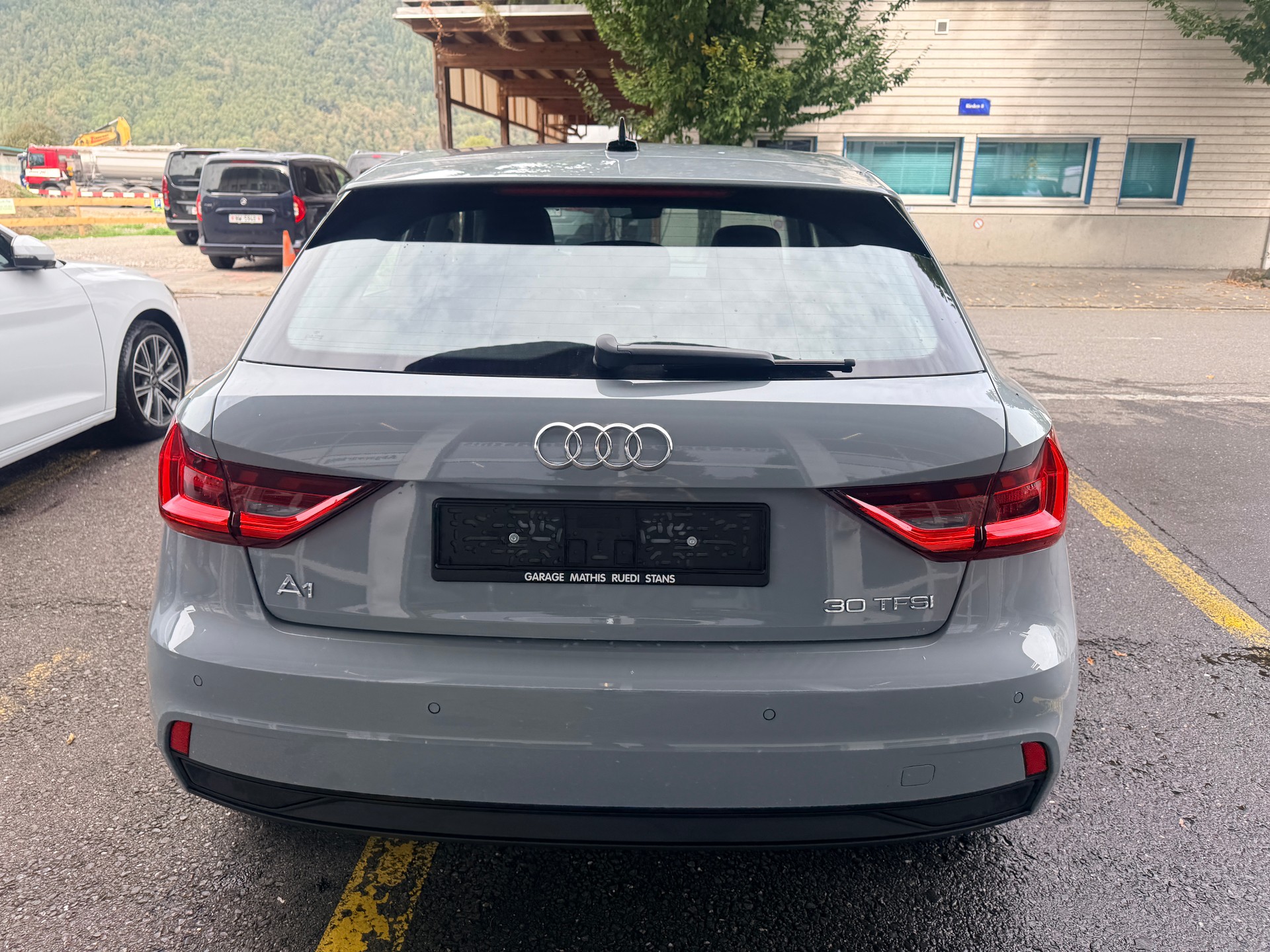AUDI A1 Sportback 30 TFSI Attraction S-tronic 116PS Pfeilgrau-image-5
