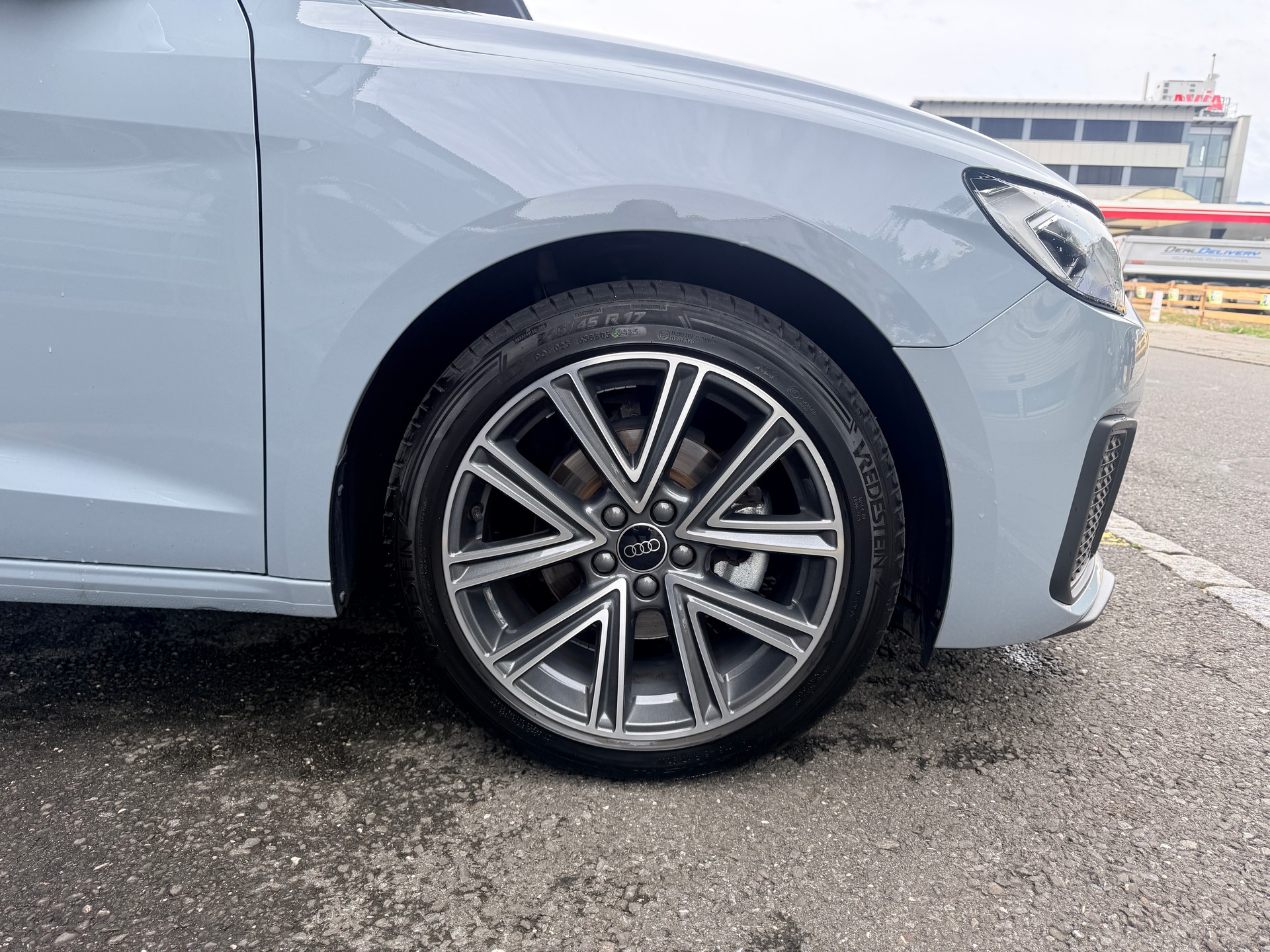 AUDI A1 Sportback 30 TFSI Attraction S-tronic 116PS Pfeilgrau-image-7
