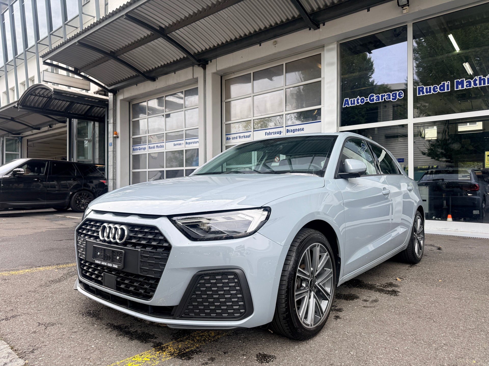 AUDI A1 Sportback 30 TFSI Attraction S-tronic 116PS Pfeilgrau-image-0
