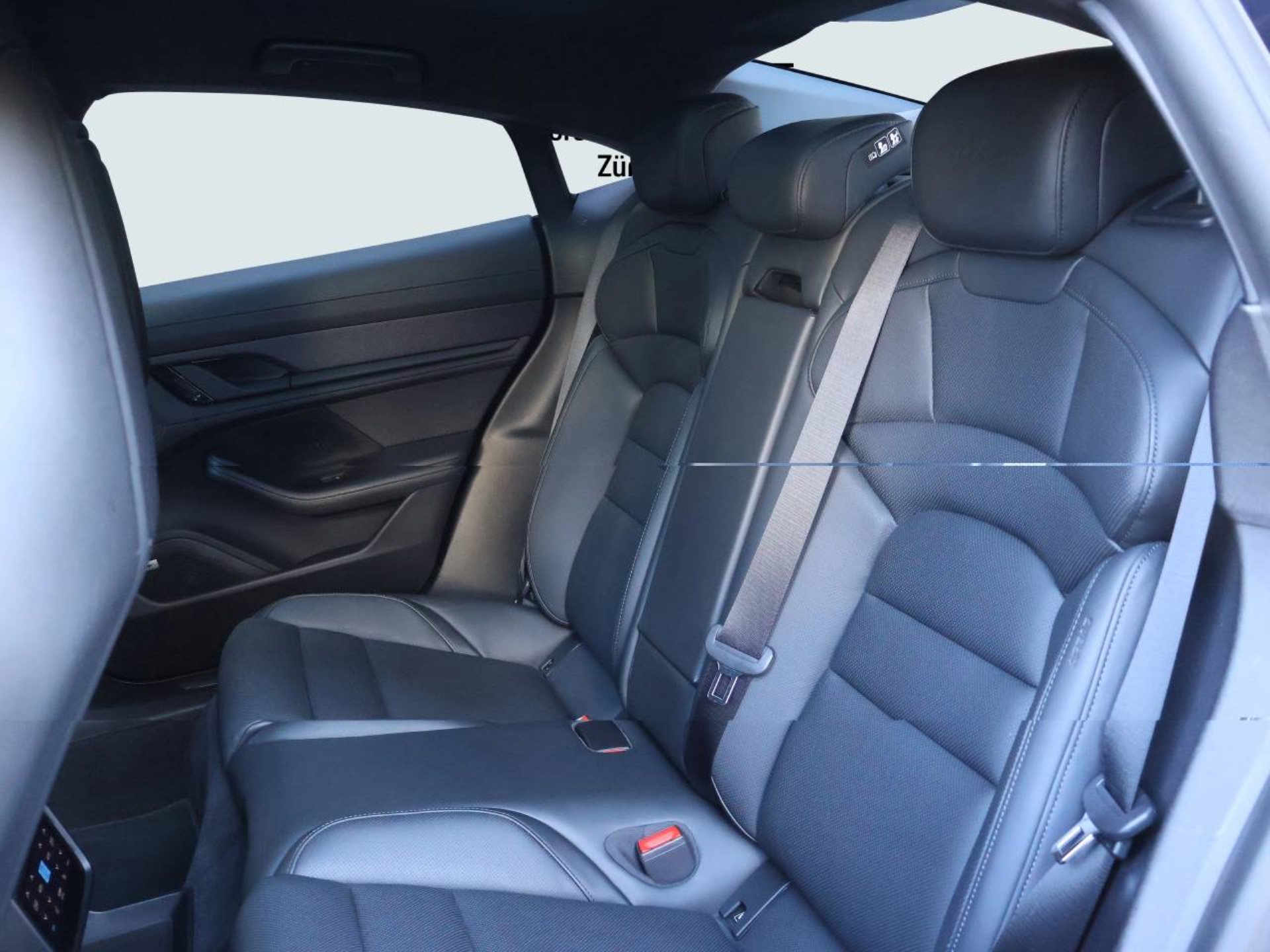 PORSCHE Taycan Turbo S-image-13