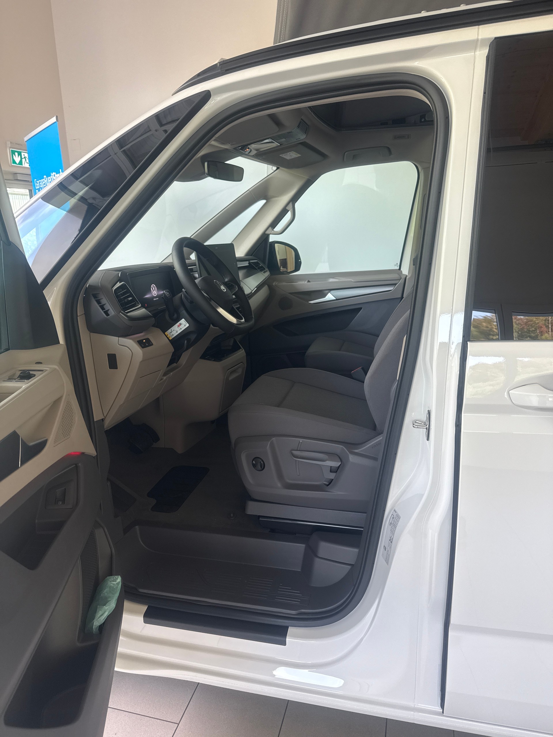 VW California1.5 TSI eHybrid Beach DSG Tour Liberty-image-5