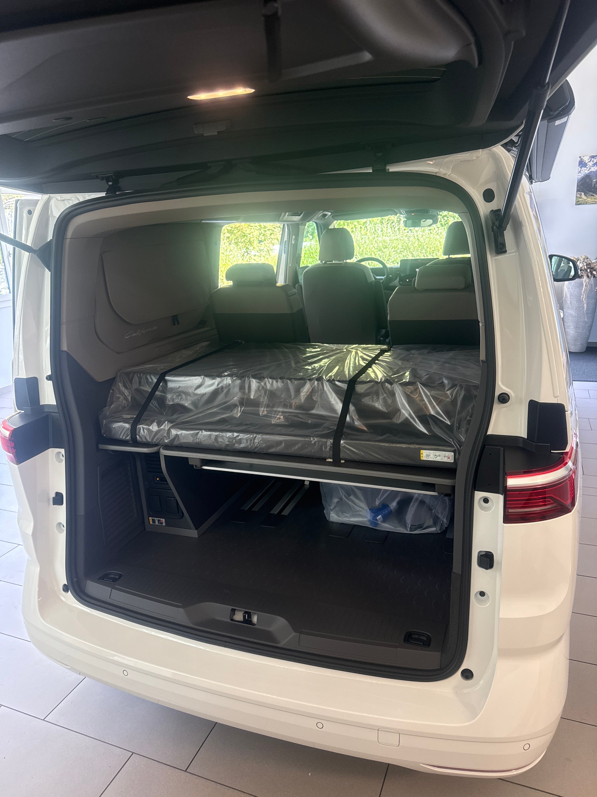 VW California1.5 TSI eHybrid Beach DSG Tour Liberty-image-8