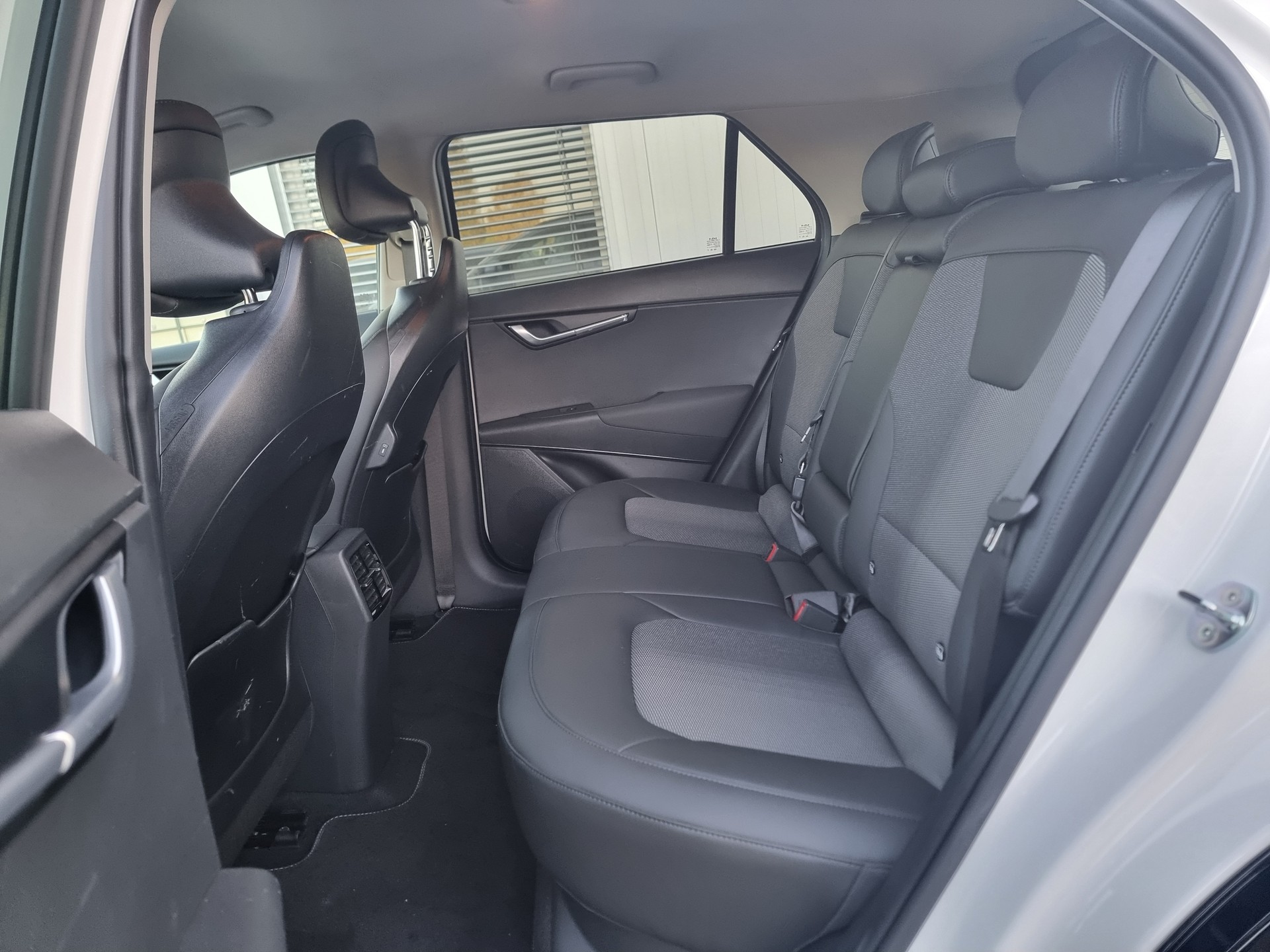 KIA Niro EV 64,8 kWh Power Edition-image-8