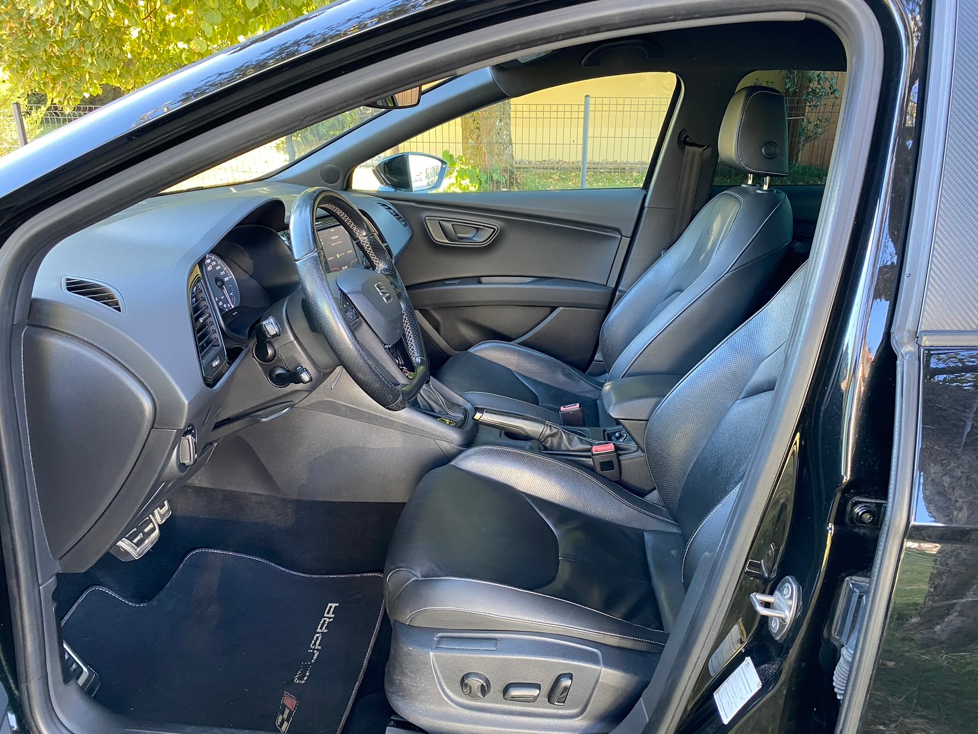 SEAT 2.0 TSI 290 Cupra DSG-image-4
