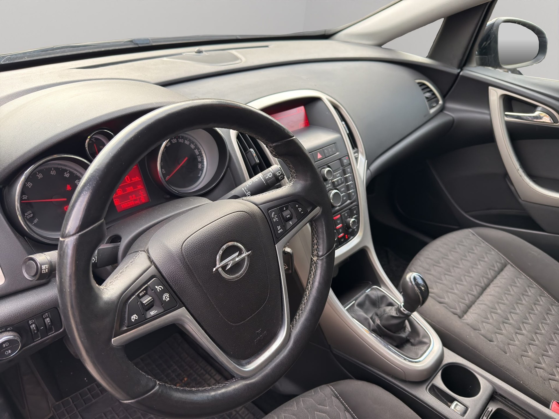 OPEL Astra SportsTourer 1.4i 16V Turbo Active Edition-image-8