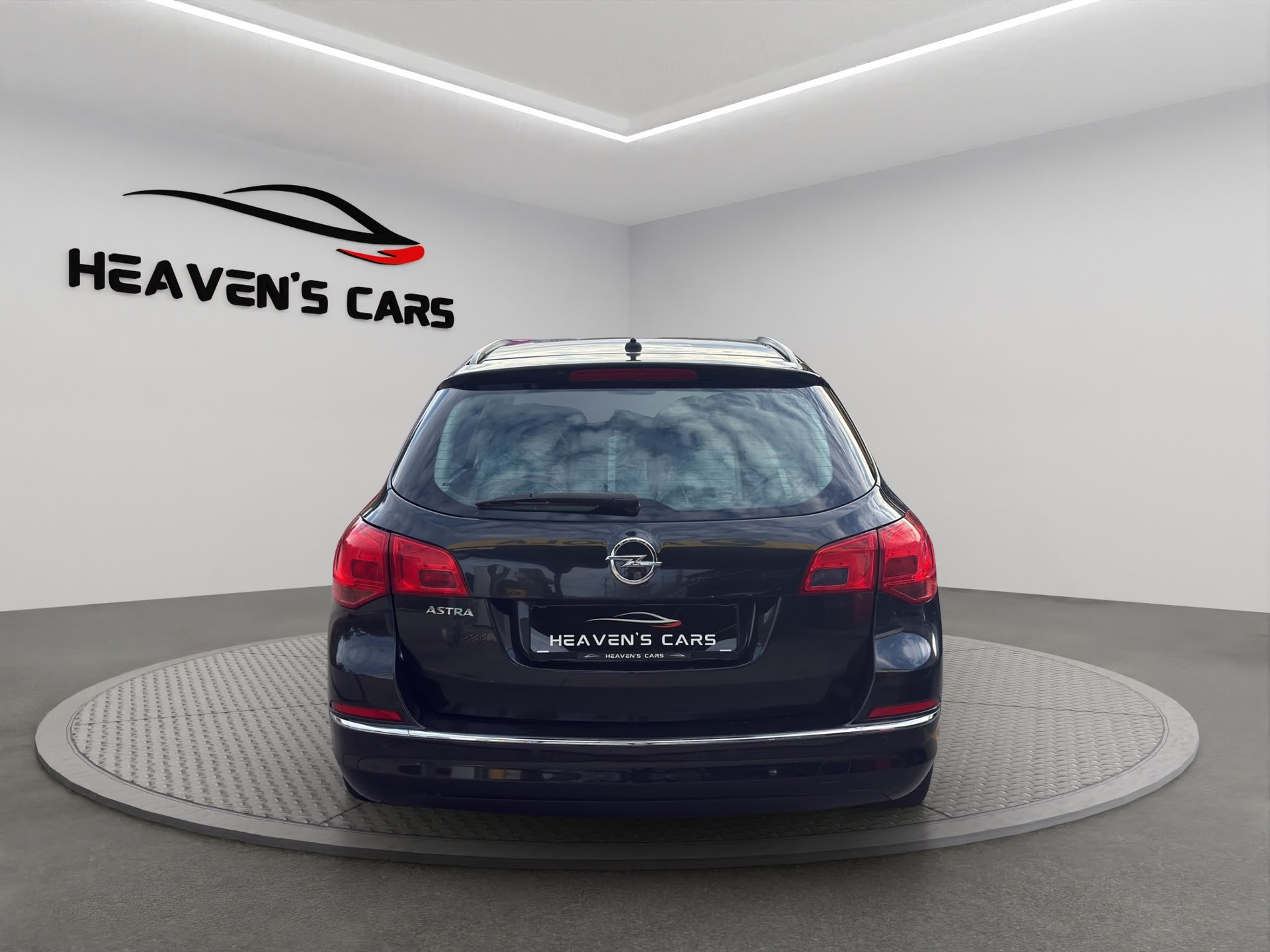 OPEL Astra SportsTourer 1.4i 16V Turbo Active Edition-image-5