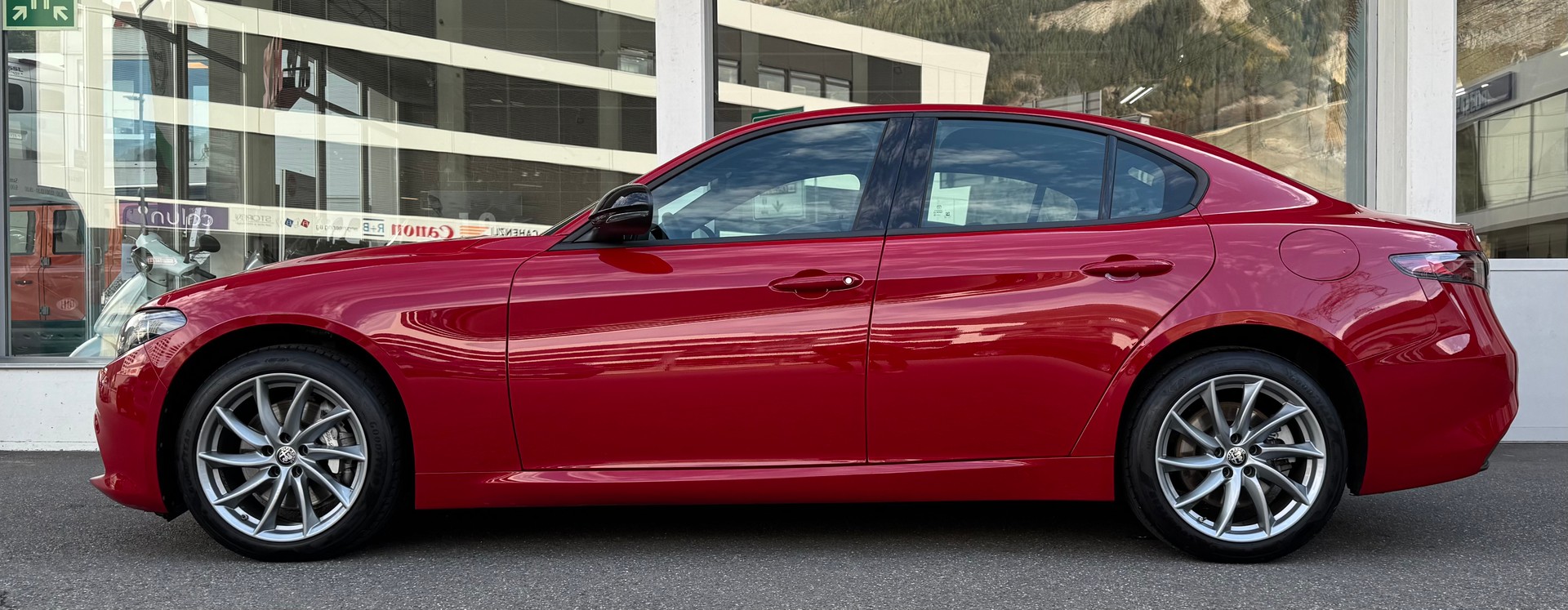 ALFA ROMEO Giulia 2.0 Sprint Edition Q4 AT8-image-2
