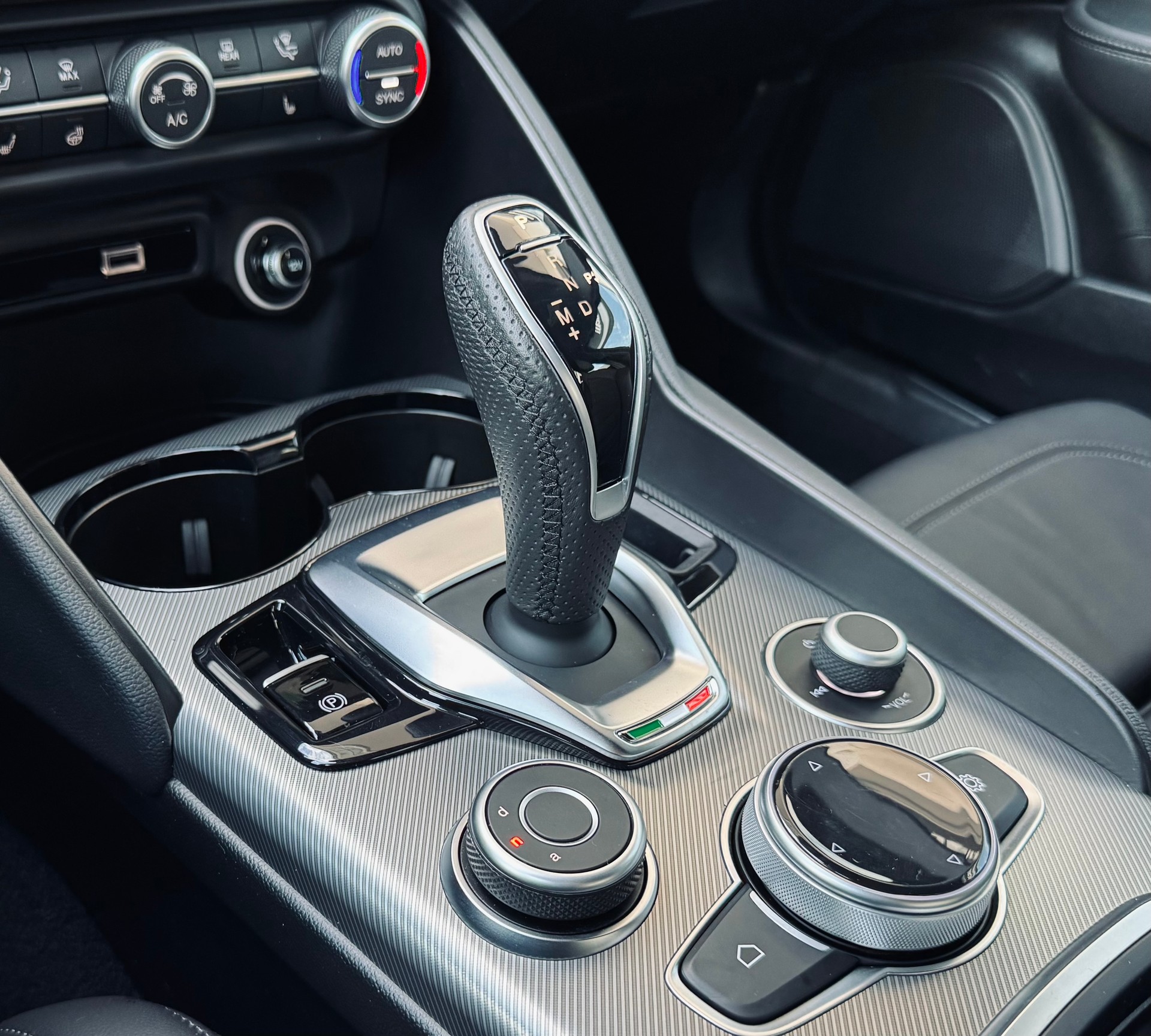 ALFA ROMEO Giulia 2.0 Sprint Edition Q4 AT8-image-17