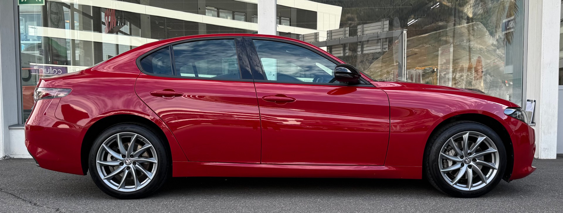 ALFA ROMEO Giulia 2.0 Sprint Edition Q4 AT8-image-1