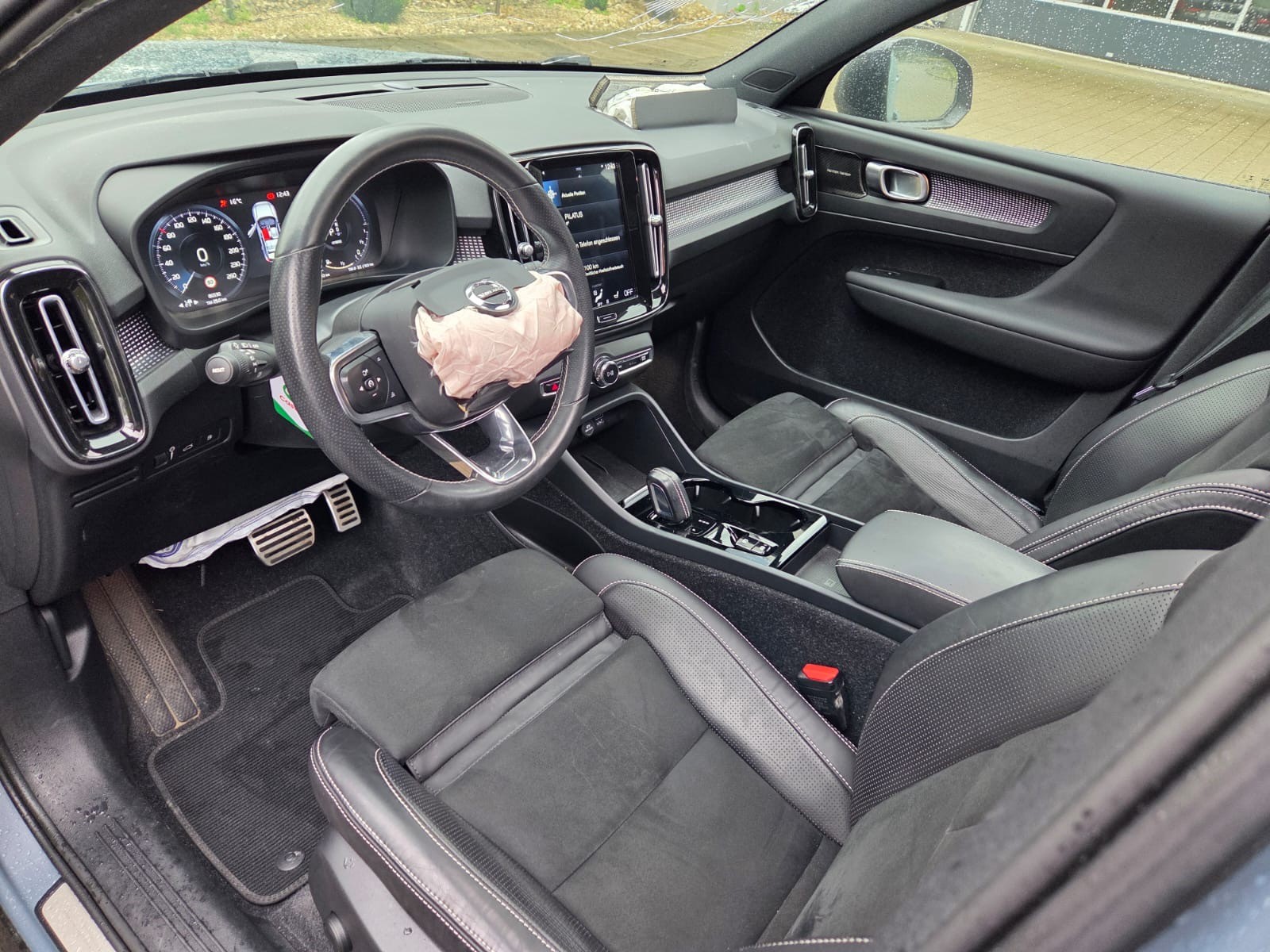 VOLVO XC40 T5 TwE R-Design DCT-image-7