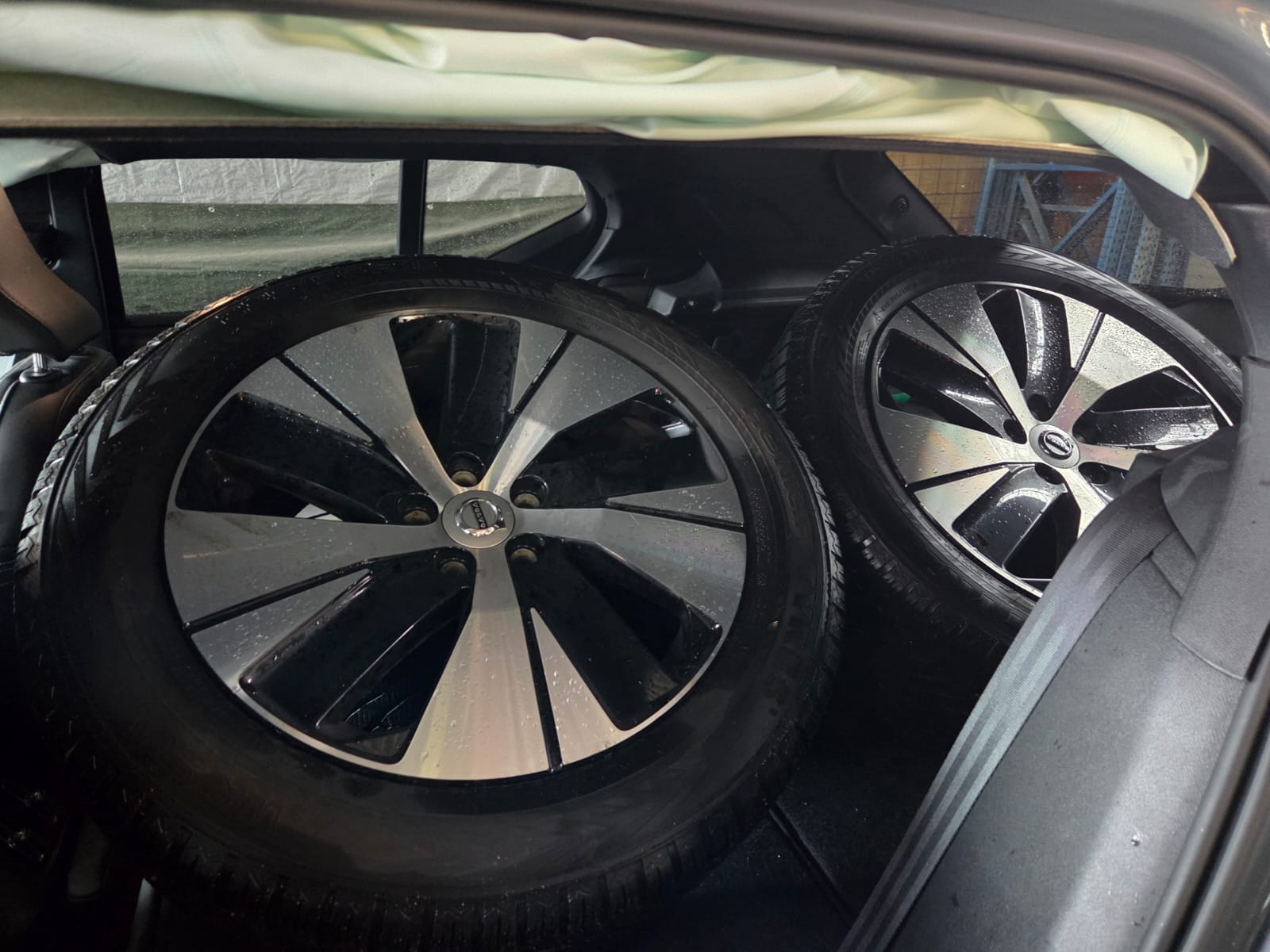 VOLVO XC40 T5 TwE R-Design DCT-image-15