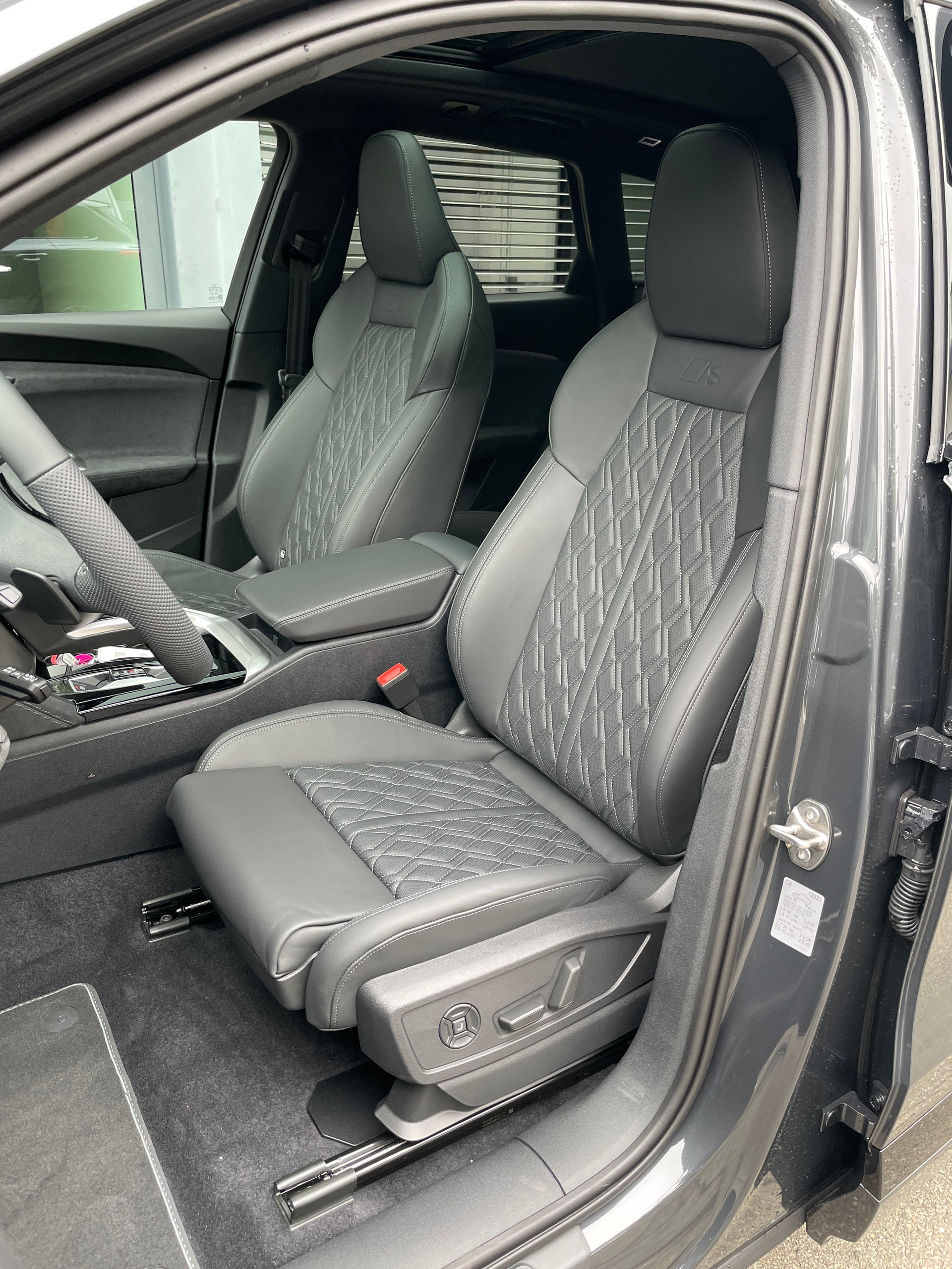 AUDI SQ5 TFSI quattro S-tronic, Modell 2027-image-11
