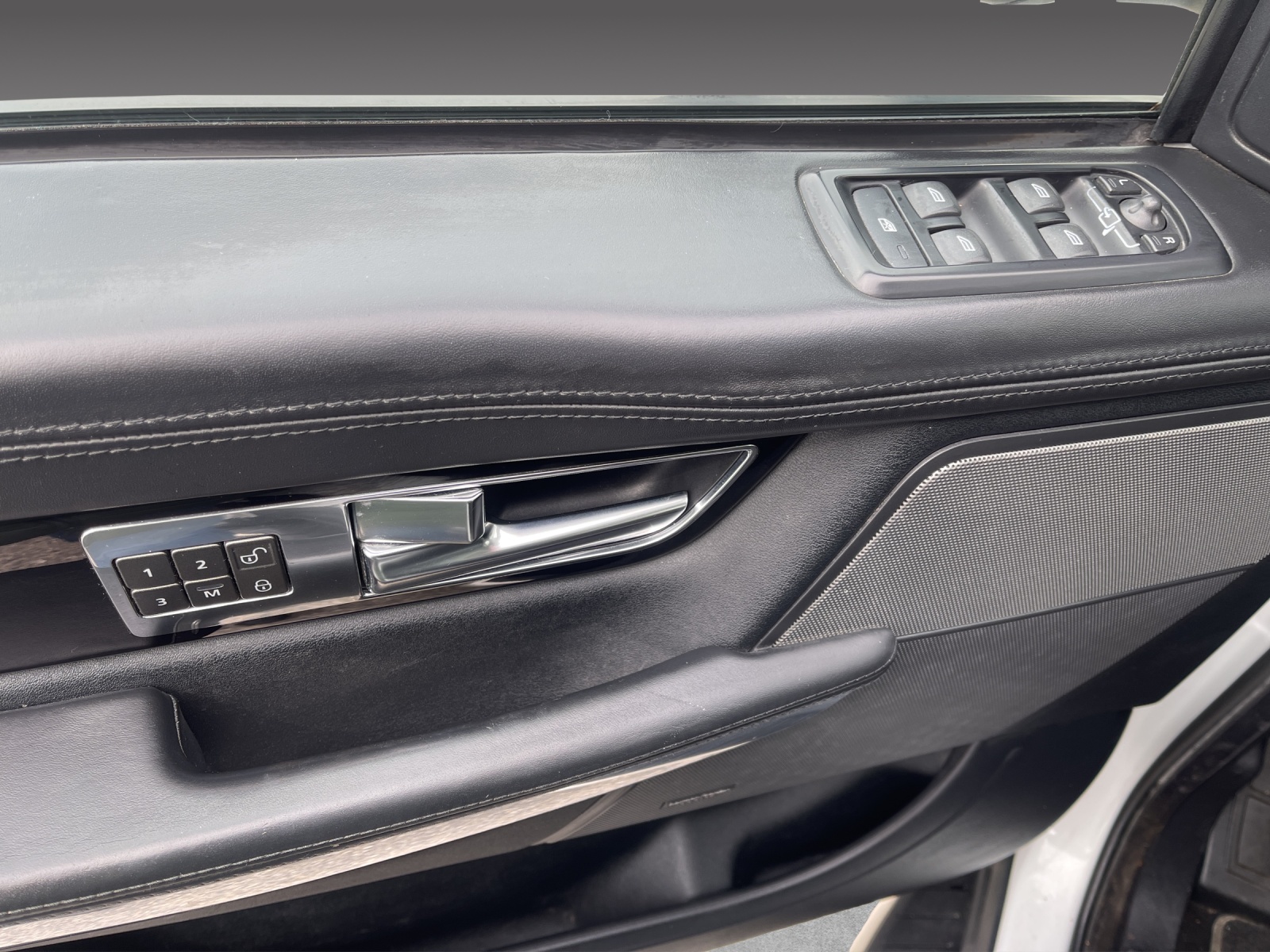 LAND ROVER Range Rover Sport 3.0 TDV6 SE Automatic-image-18