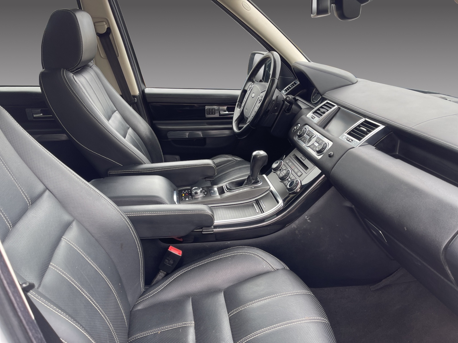 LAND ROVER Range Rover Sport 3.0 TDV6 SE Automatic-image-15