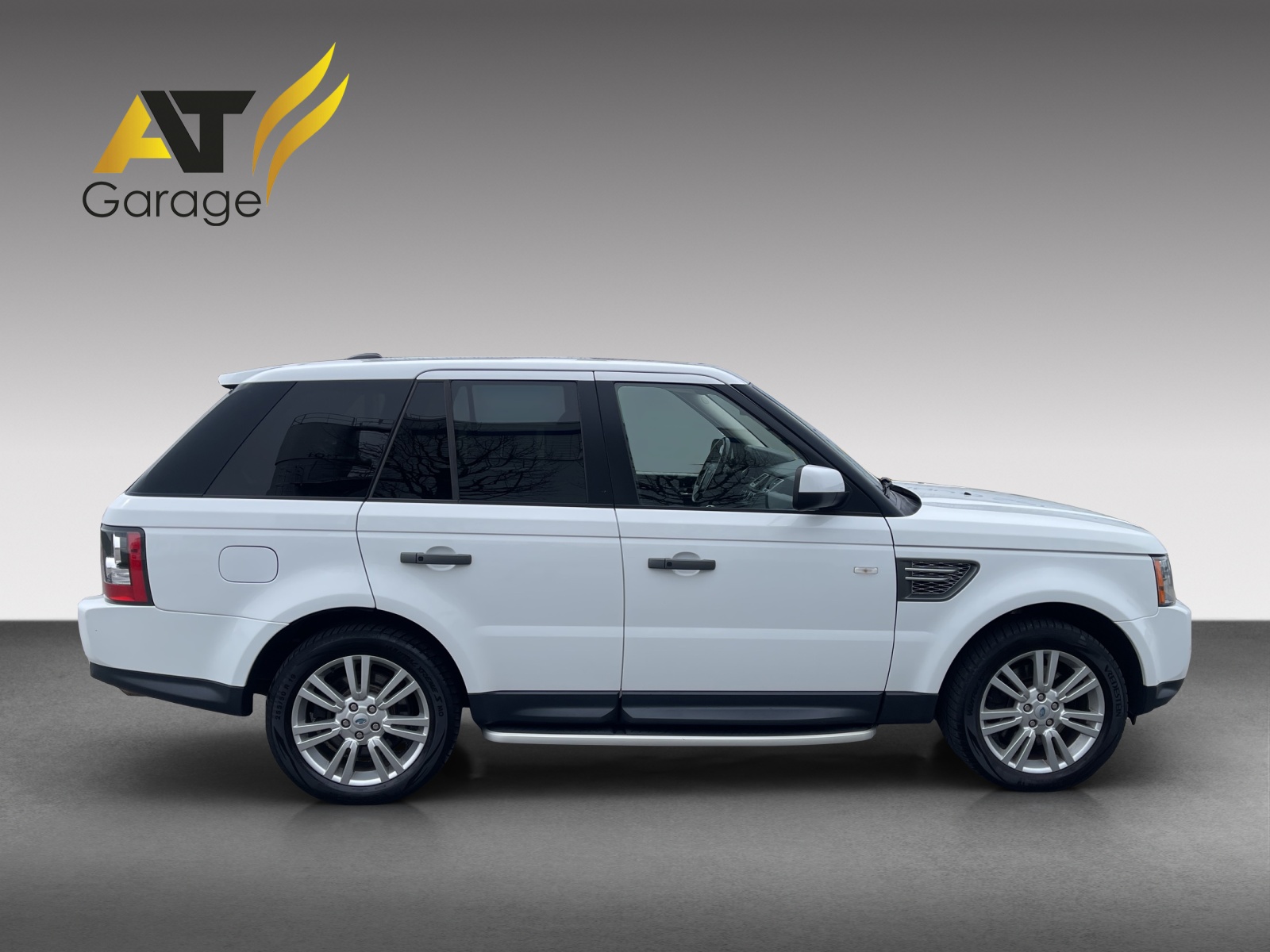 LAND ROVER Range Rover Sport 3.0 TDV6 SE Automatic-image-6