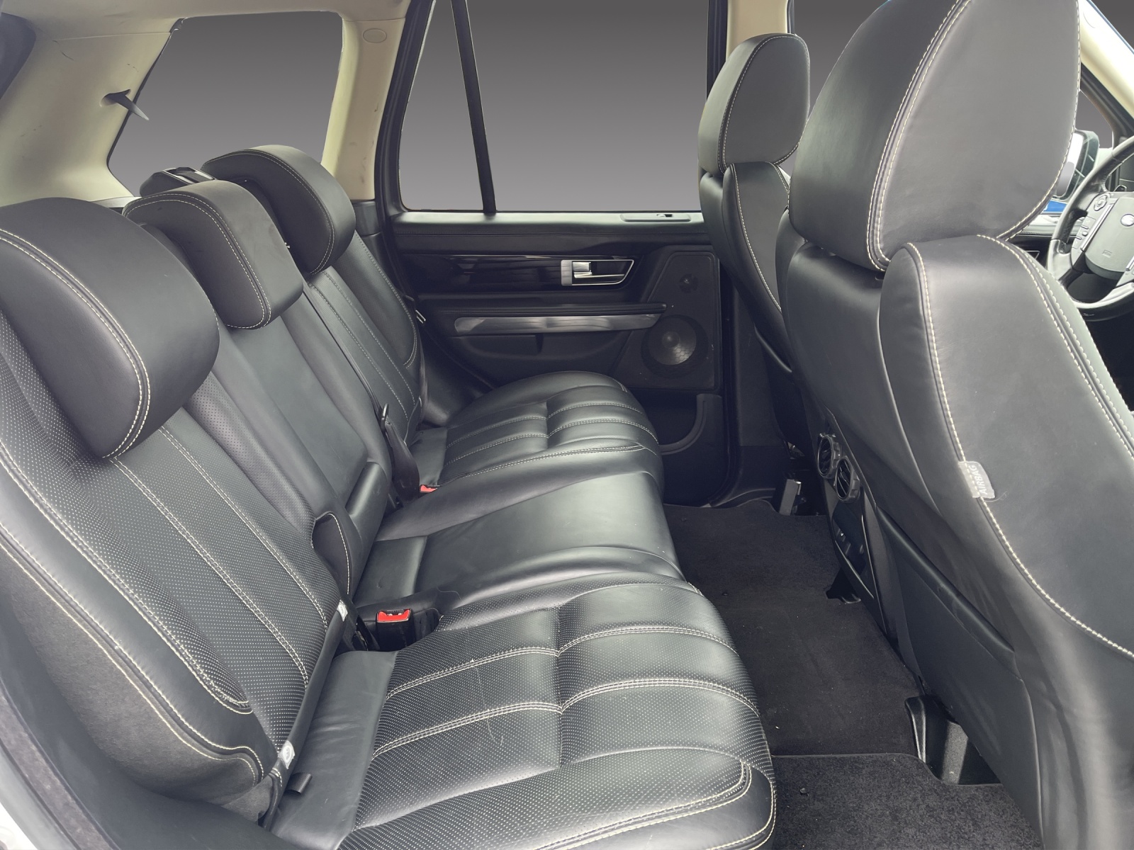 LAND ROVER Range Rover Sport 3.0 TDV6 SE Automatic-image-16