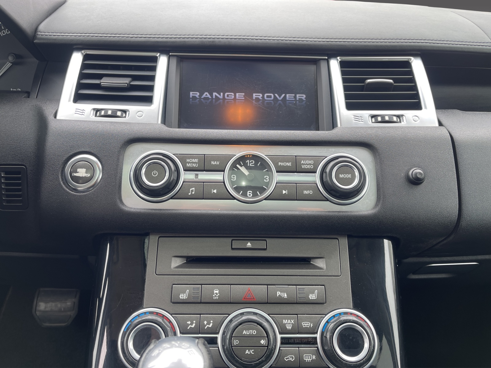 LAND ROVER Range Rover Sport 3.0 TDV6 SE Automatic-image-14