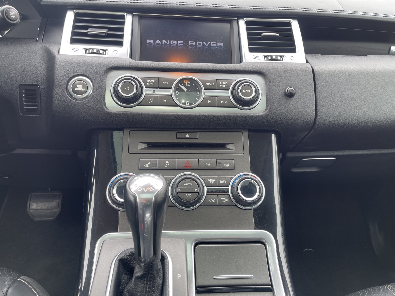 LAND ROVER Range Rover Sport 3.0 TDV6 SE Automatic-image-13