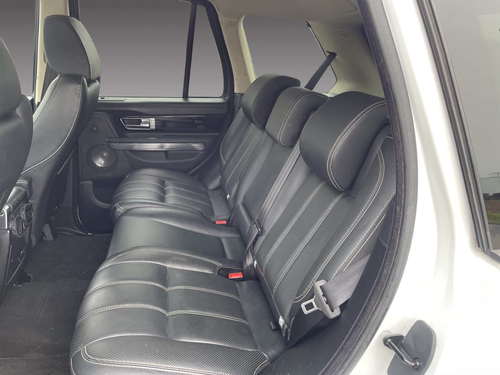 LAND ROVER Range Rover Sport 3.0 TDV6 SE Automatic-image-11