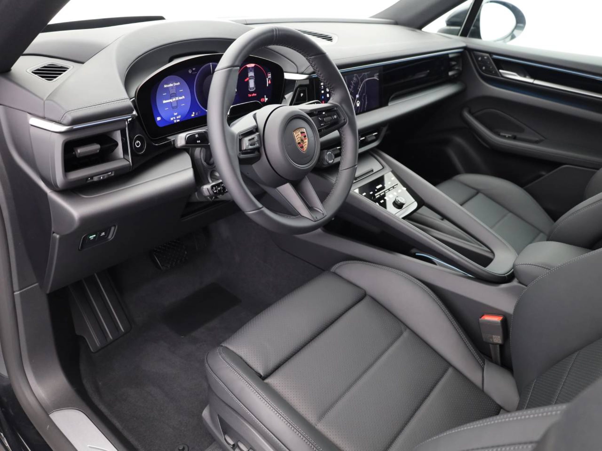 PORSCHE Macan 4-image-3
