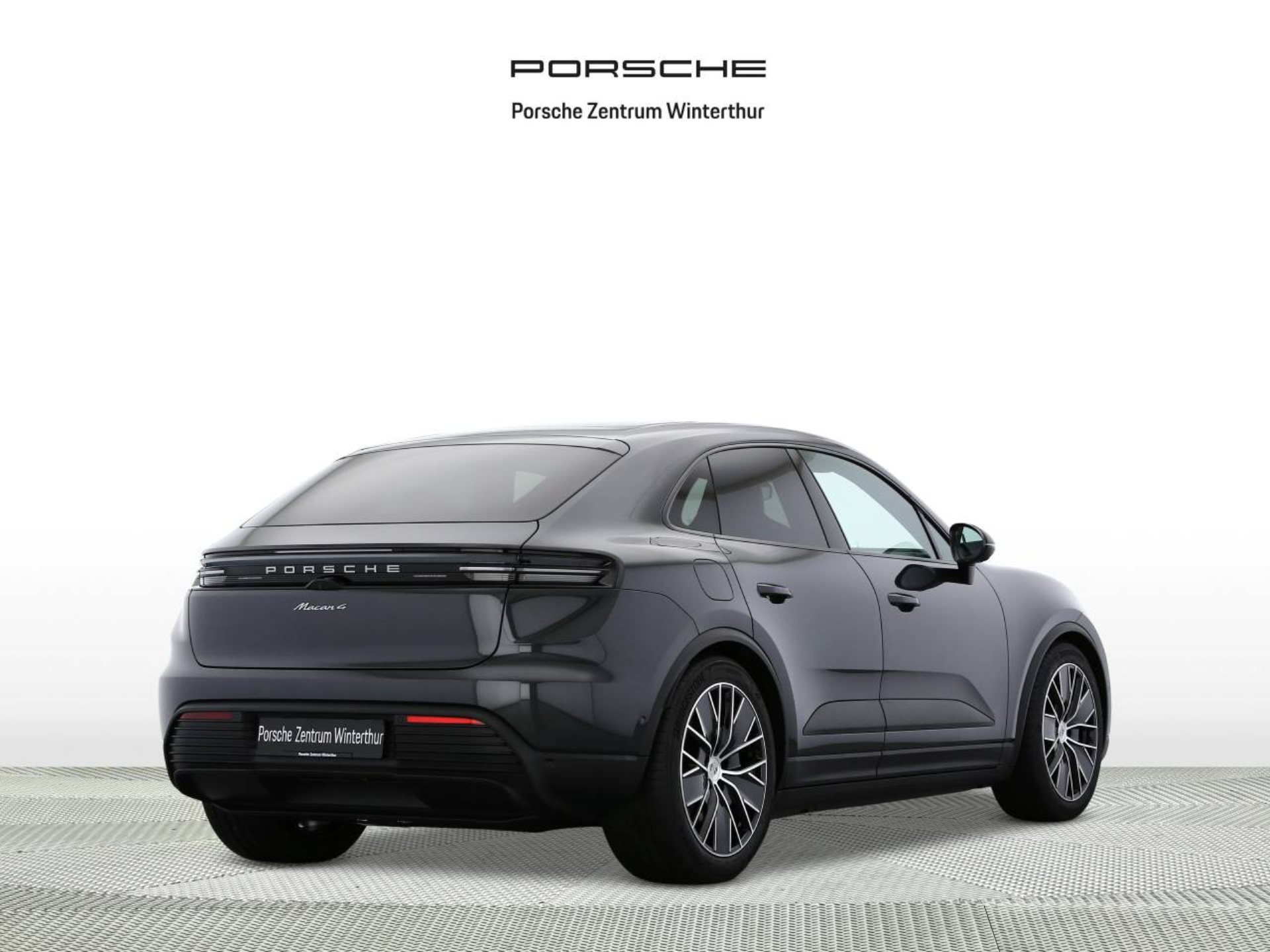 PORSCHE Macan 4-image-2