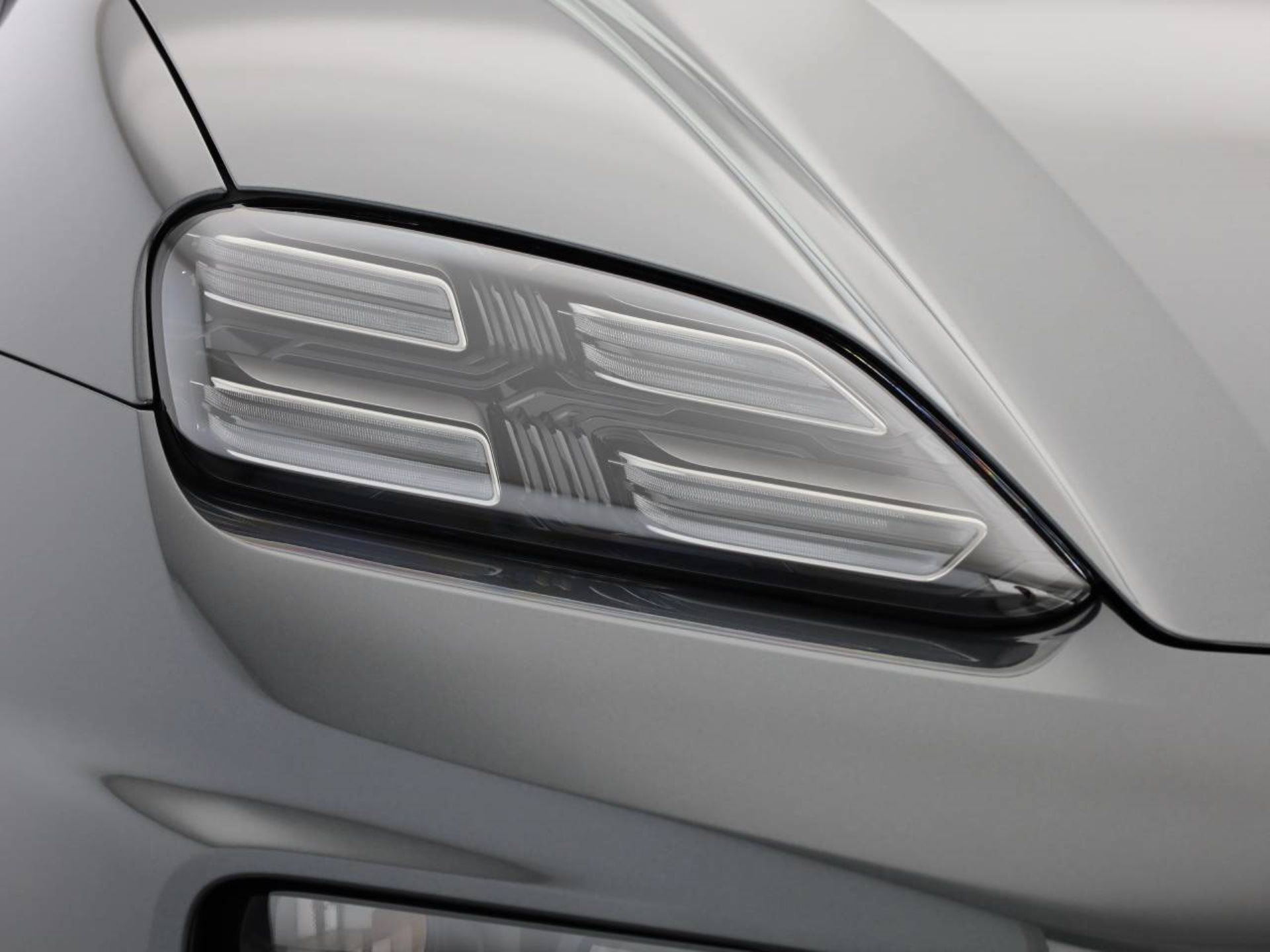 PORSCHE Macan 4-image-7