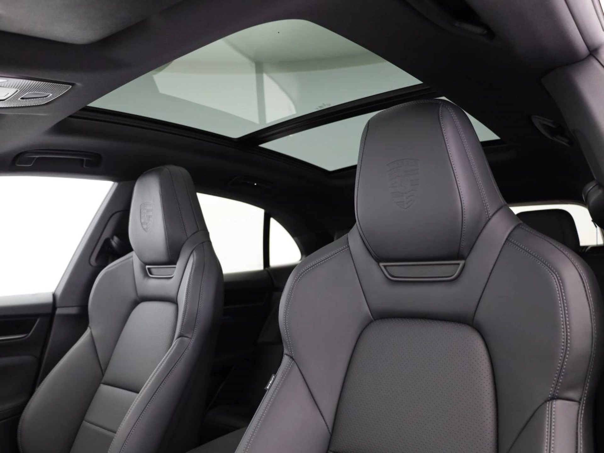 PORSCHE Macan 4-image-15