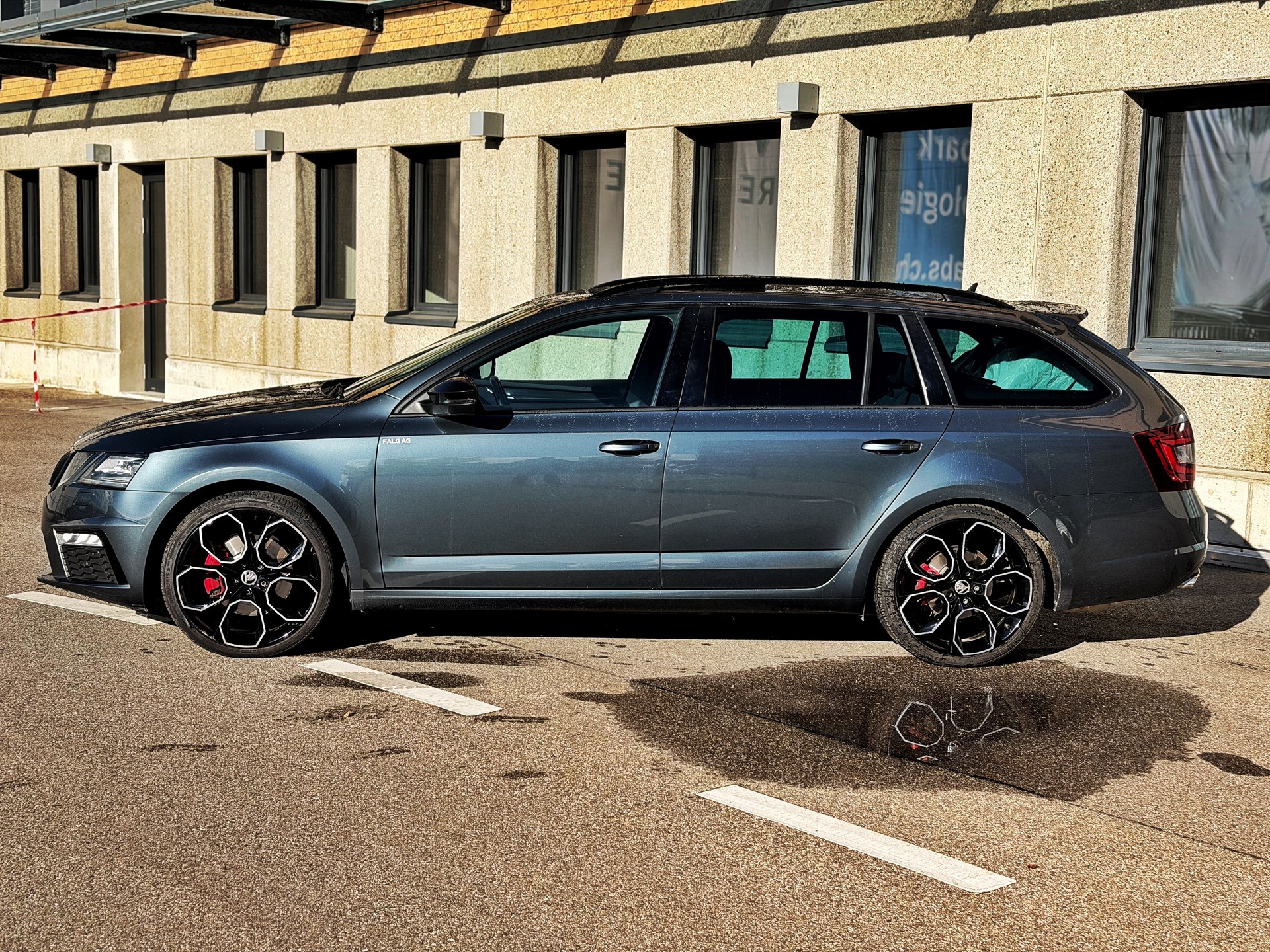 SKODA Octavia Combi 2.0 TDI RS 4x4 DSG-image-1