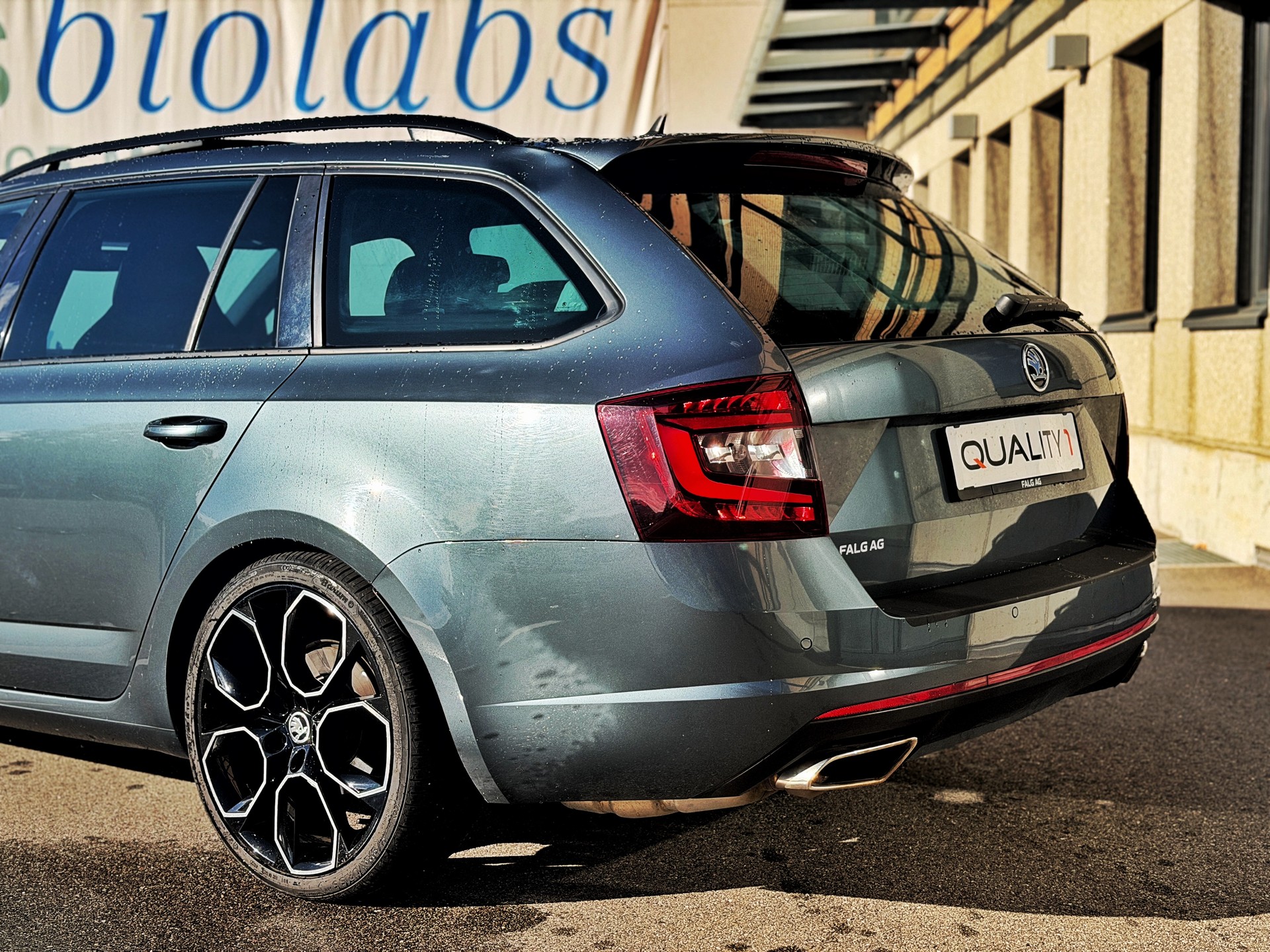 SKODA Octavia Combi 2.0 TDI RS 4x4 DSG-image-10
