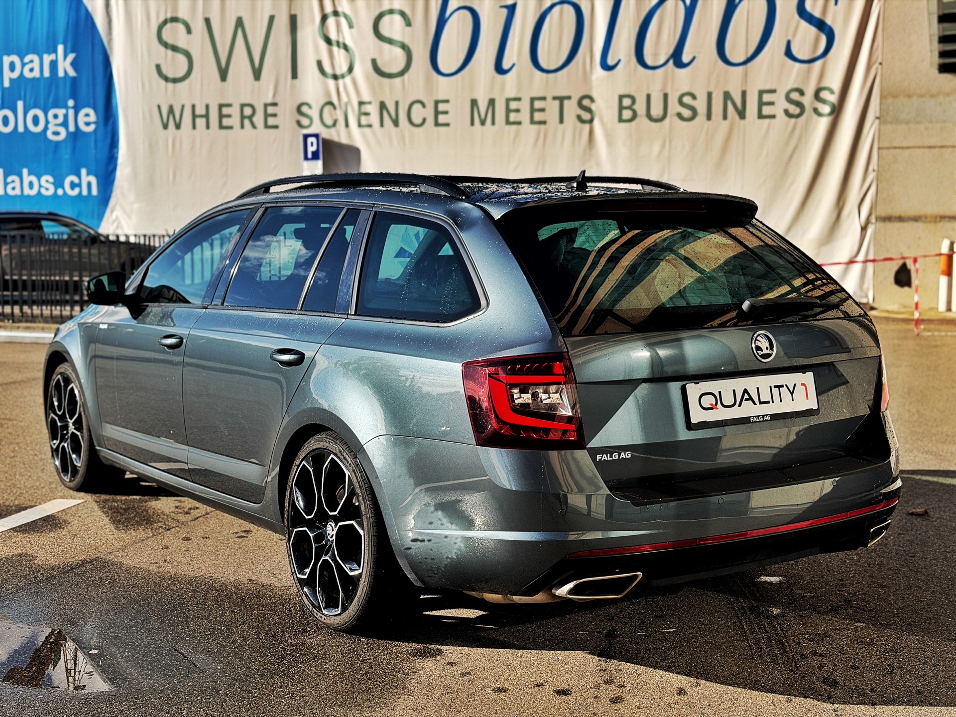 SKODA Octavia Combi 2.0 TDI RS 4x4 DSG-image-2