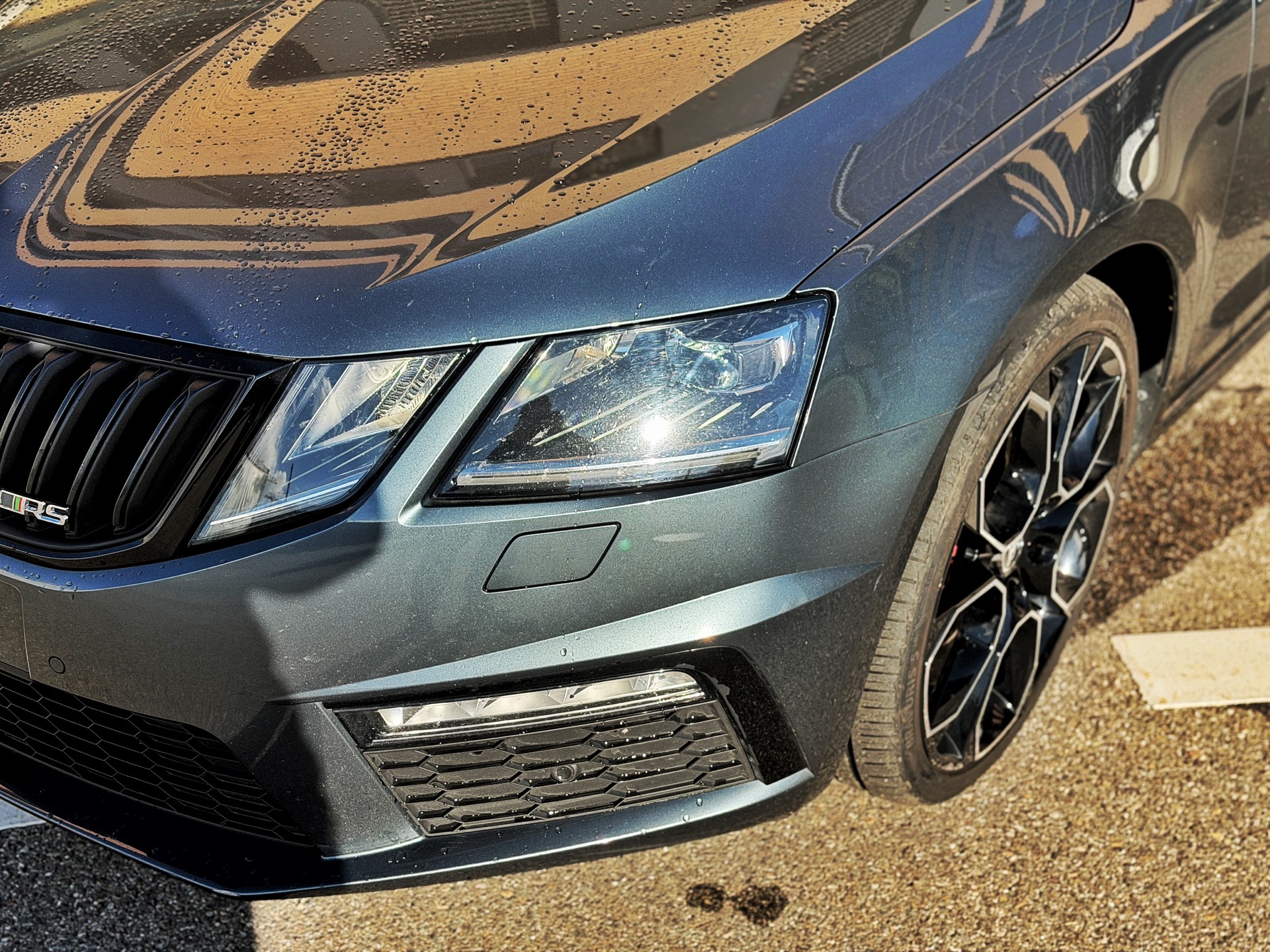 SKODA Octavia Combi 2.0 TDI RS 4x4 DSG-image-9