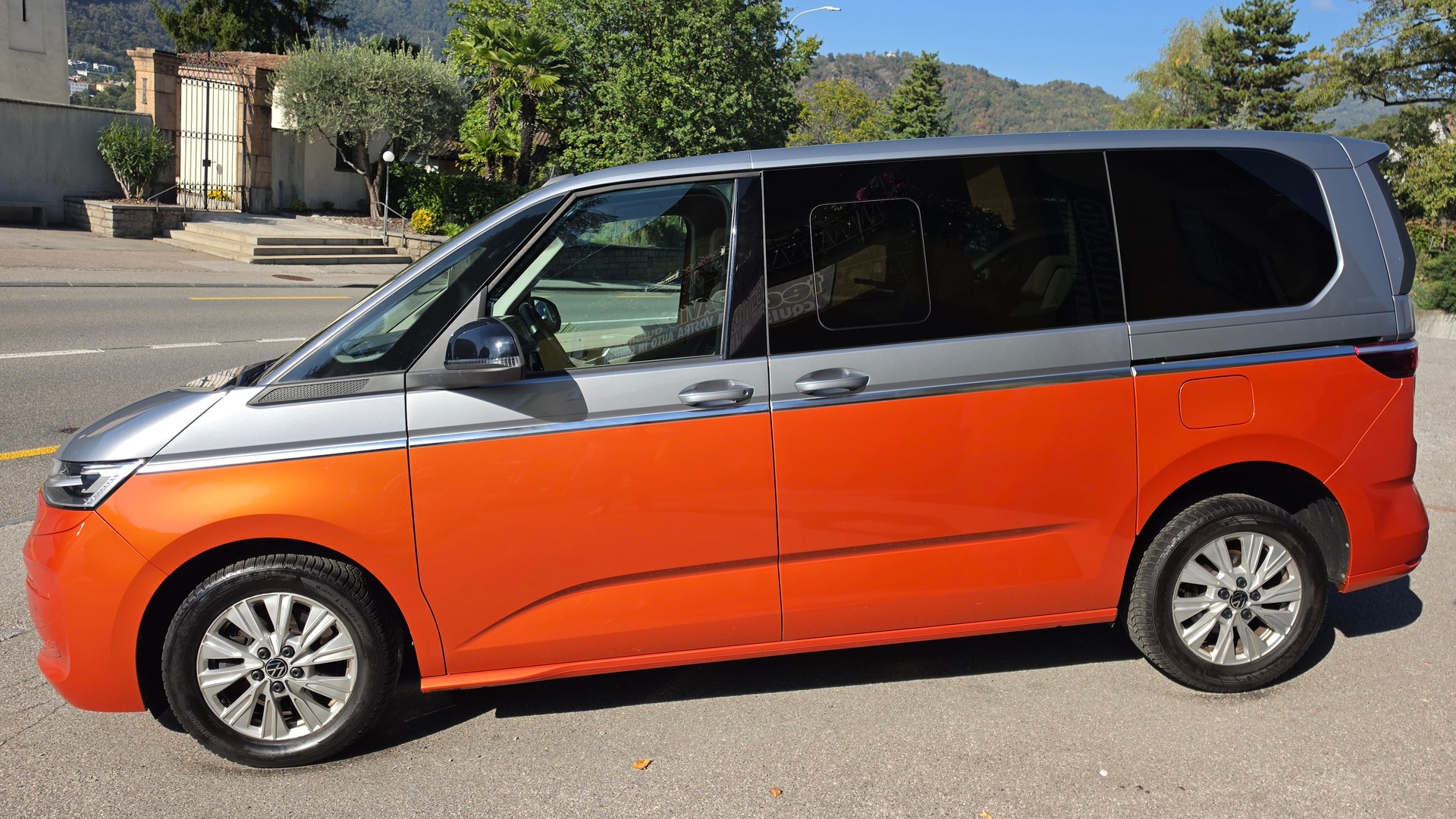 VW Multivan 2.0 TSI DSG-image-1