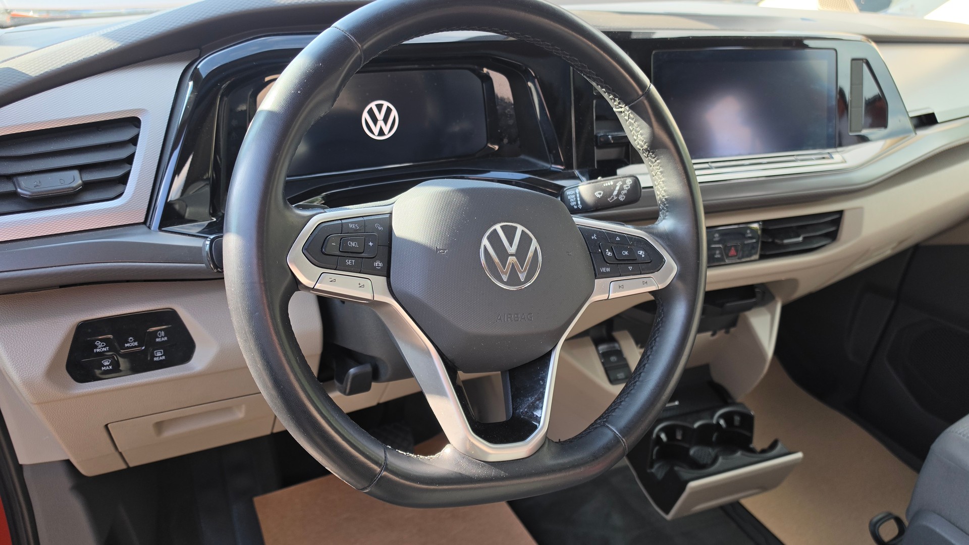 VW Multivan 2.0 TSI DSG-image-8