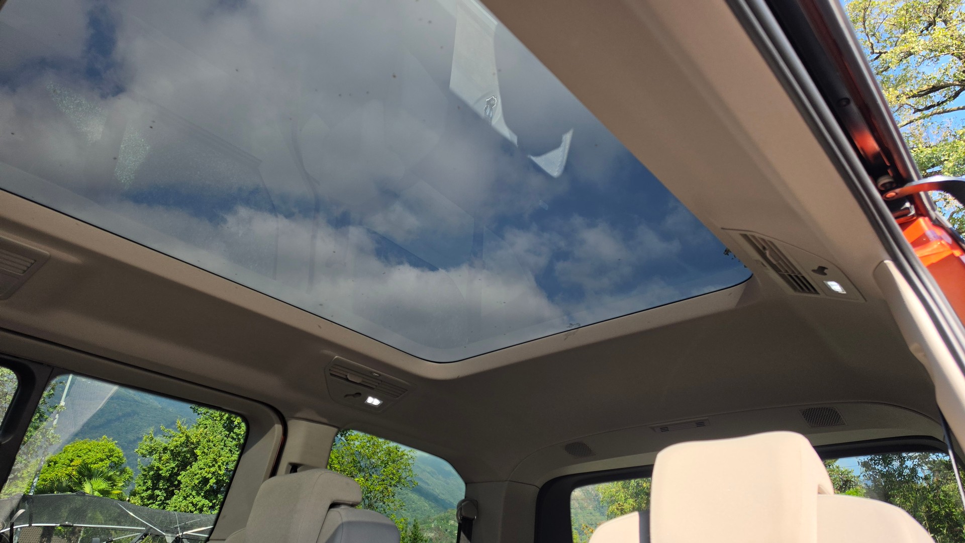 VW Multivan 2.0 TSI DSG-image-11