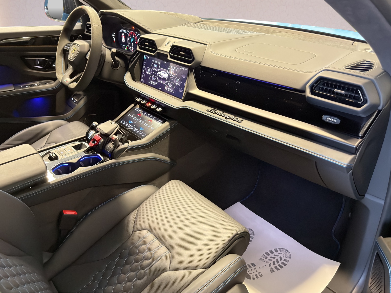 LAMBORGHINI Urus SE-image-13