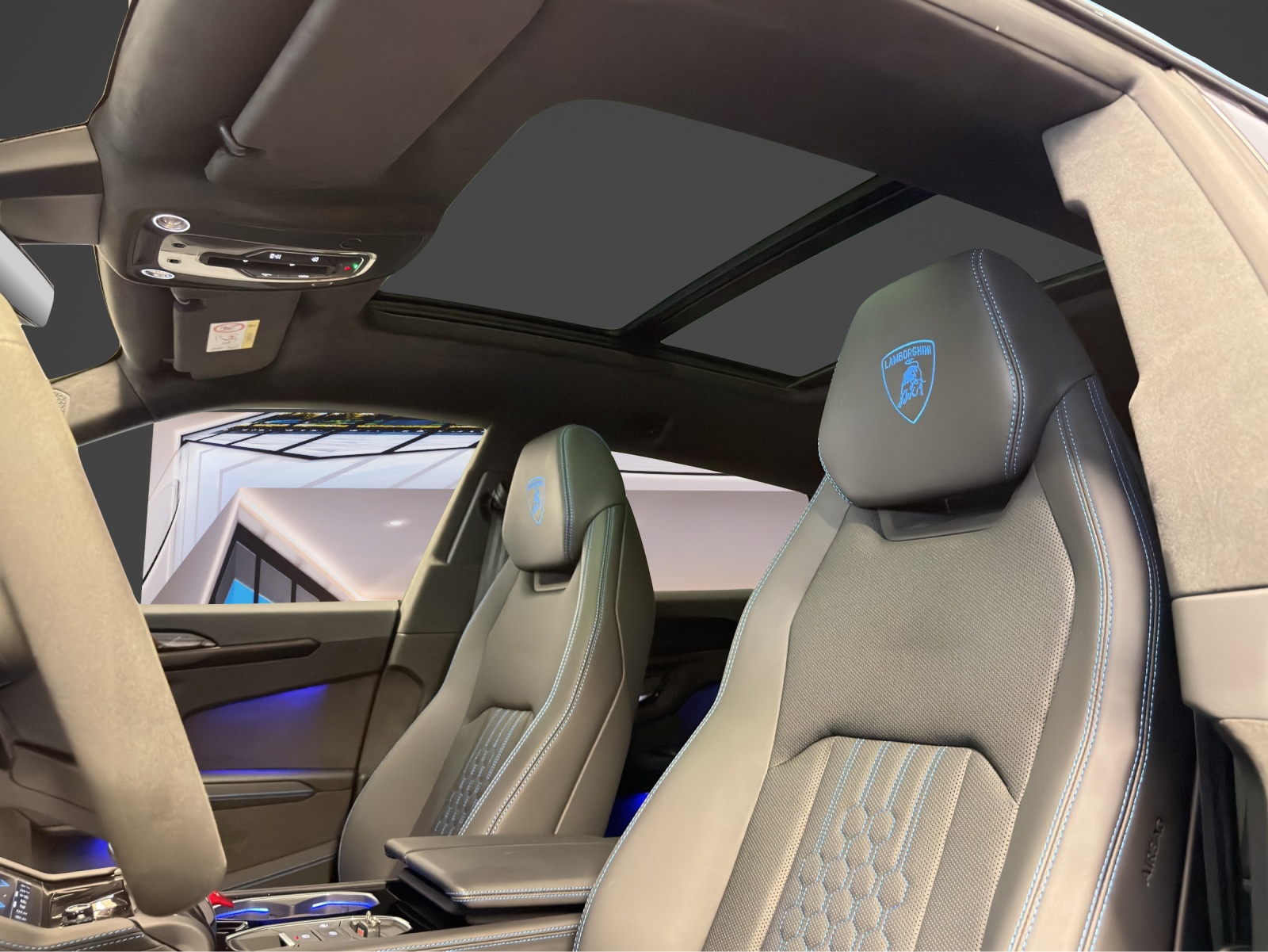 LAMBORGHINI Urus SE-image-12