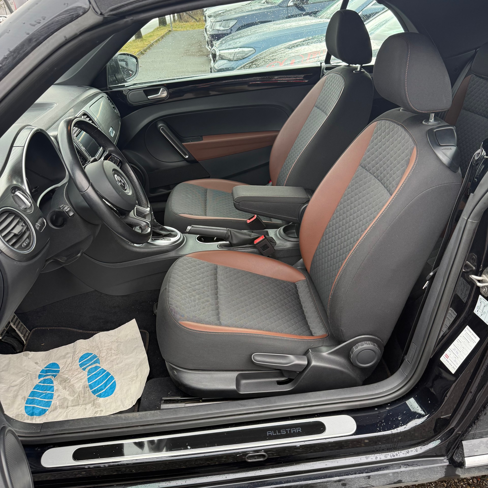 VW Beetle Cabrio 1.2 TSI BMT Allstar DSG-image-8