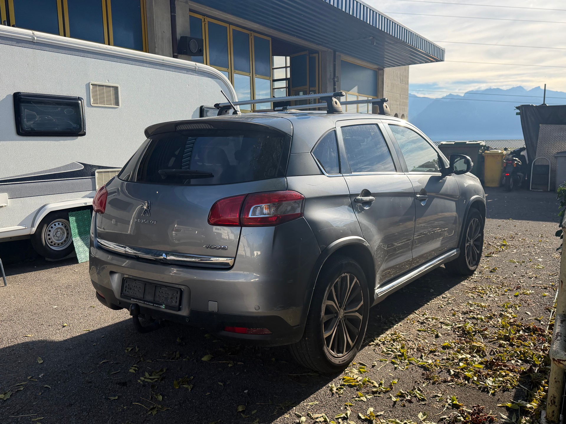 PEUGEOT 4008 1.6 HDi Allure 4WD-image-3
