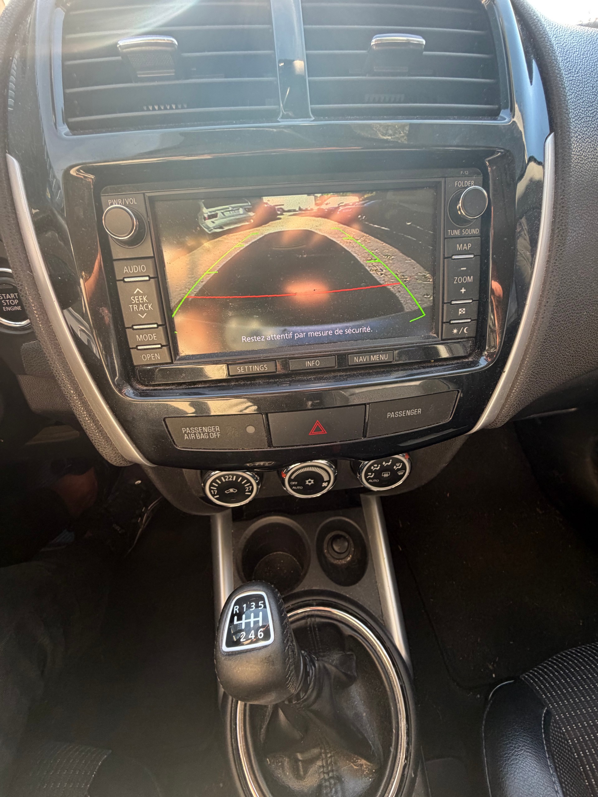 PEUGEOT 4008 1.6 HDi Allure 4WD-image-2