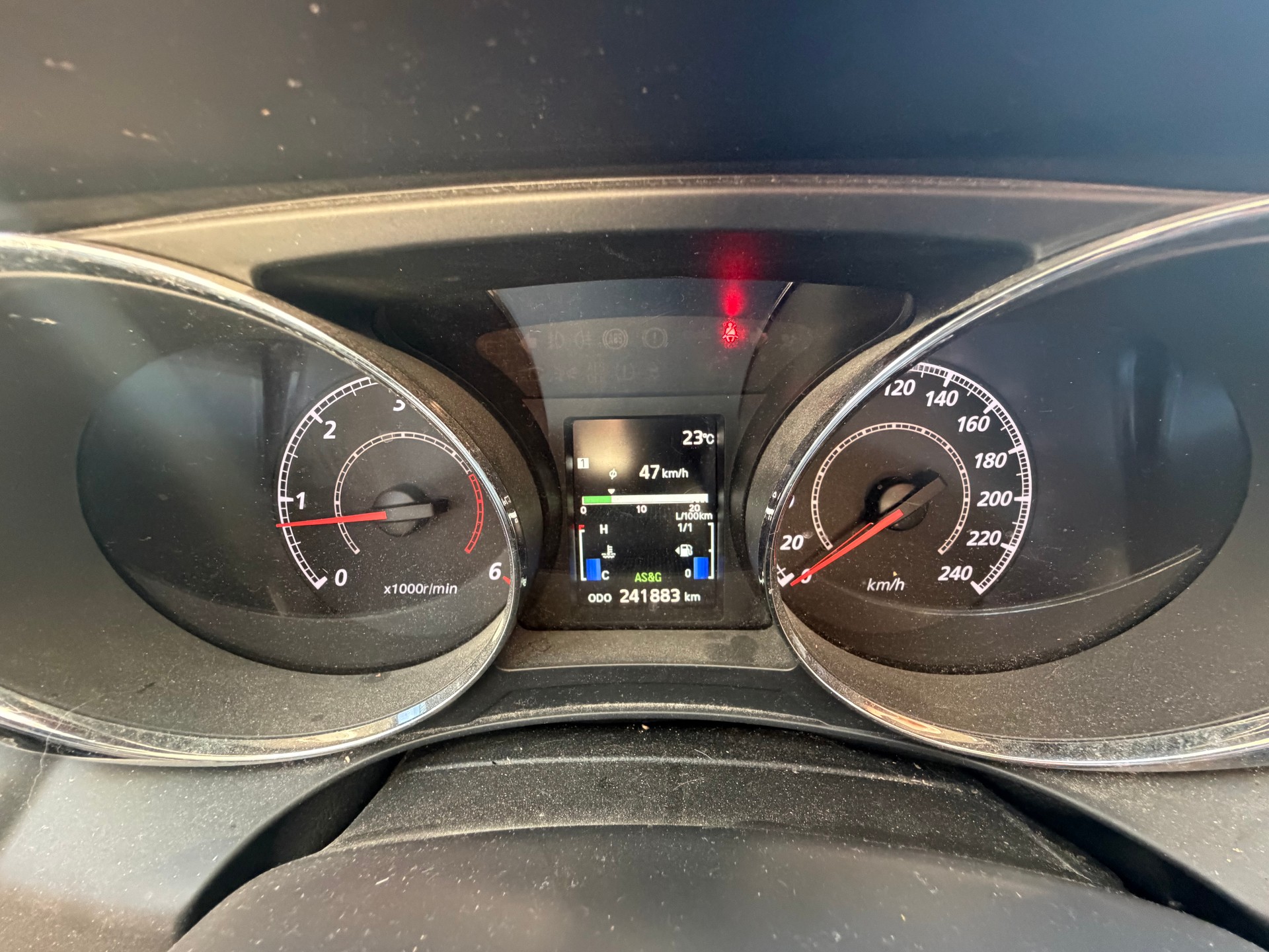 PEUGEOT 4008 1.6 HDi Allure 4WD-image-7