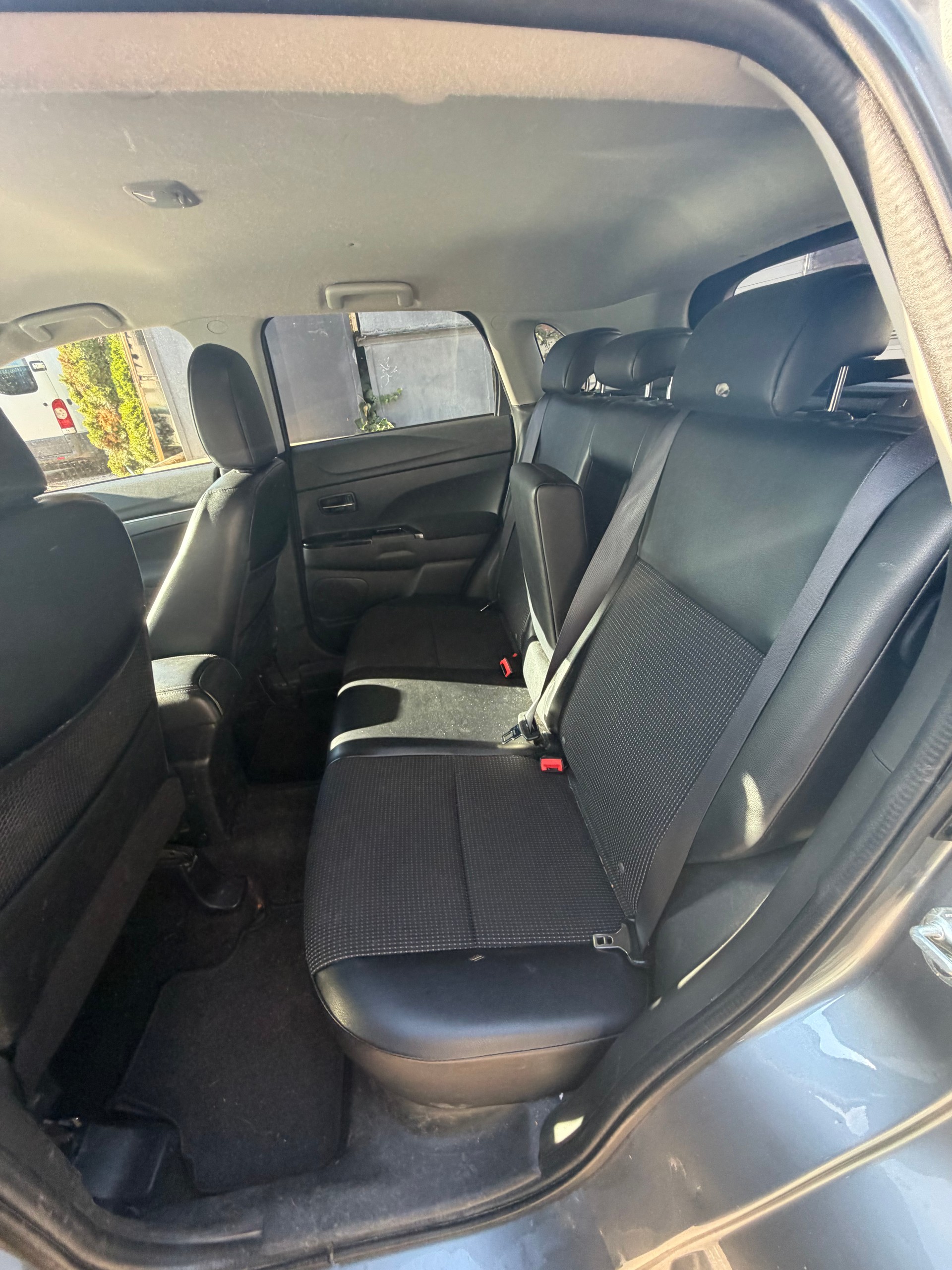 PEUGEOT 4008 1.6 HDi Allure 4WD-image-11