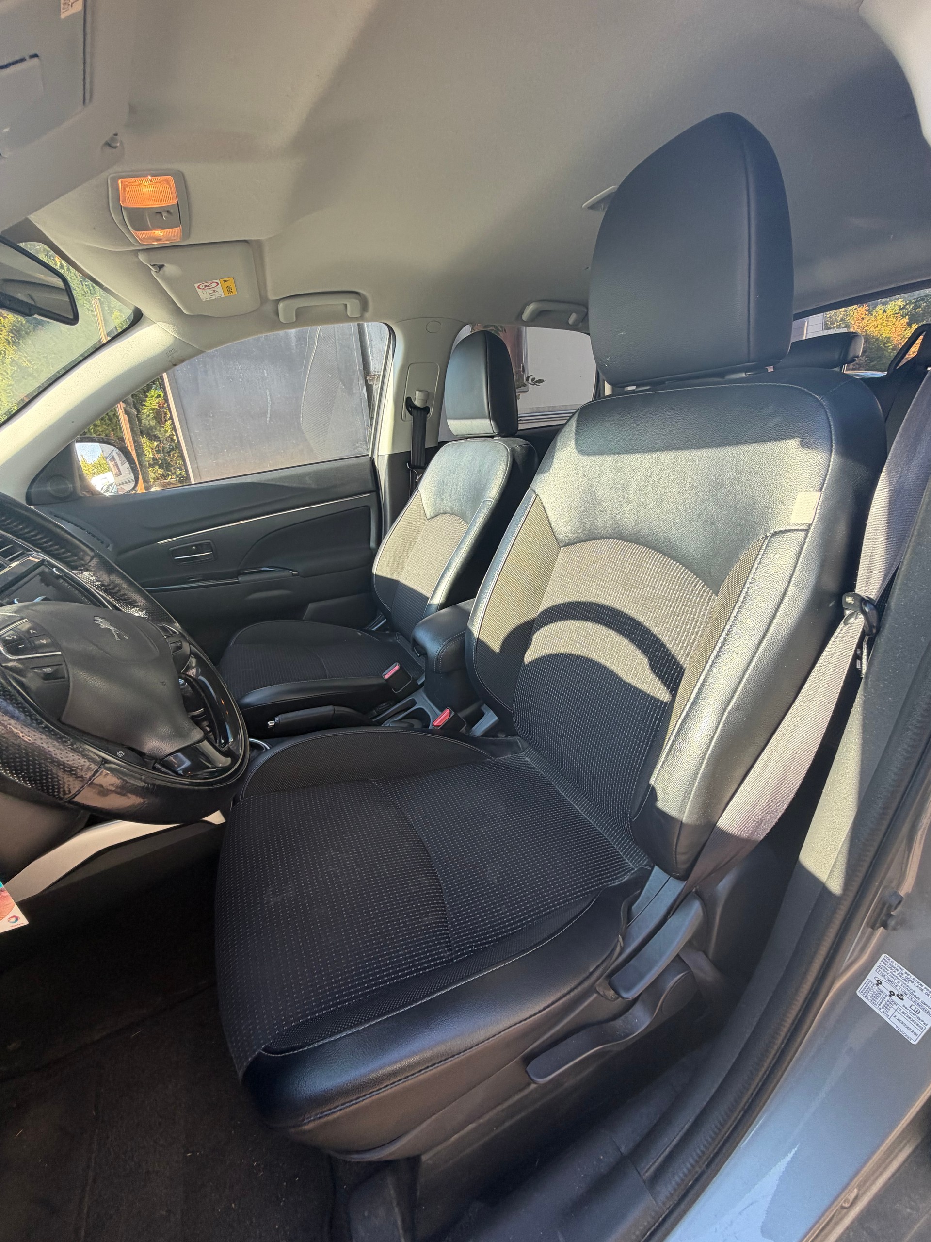 PEUGEOT 4008 1.6 HDi Allure 4WD-image-5