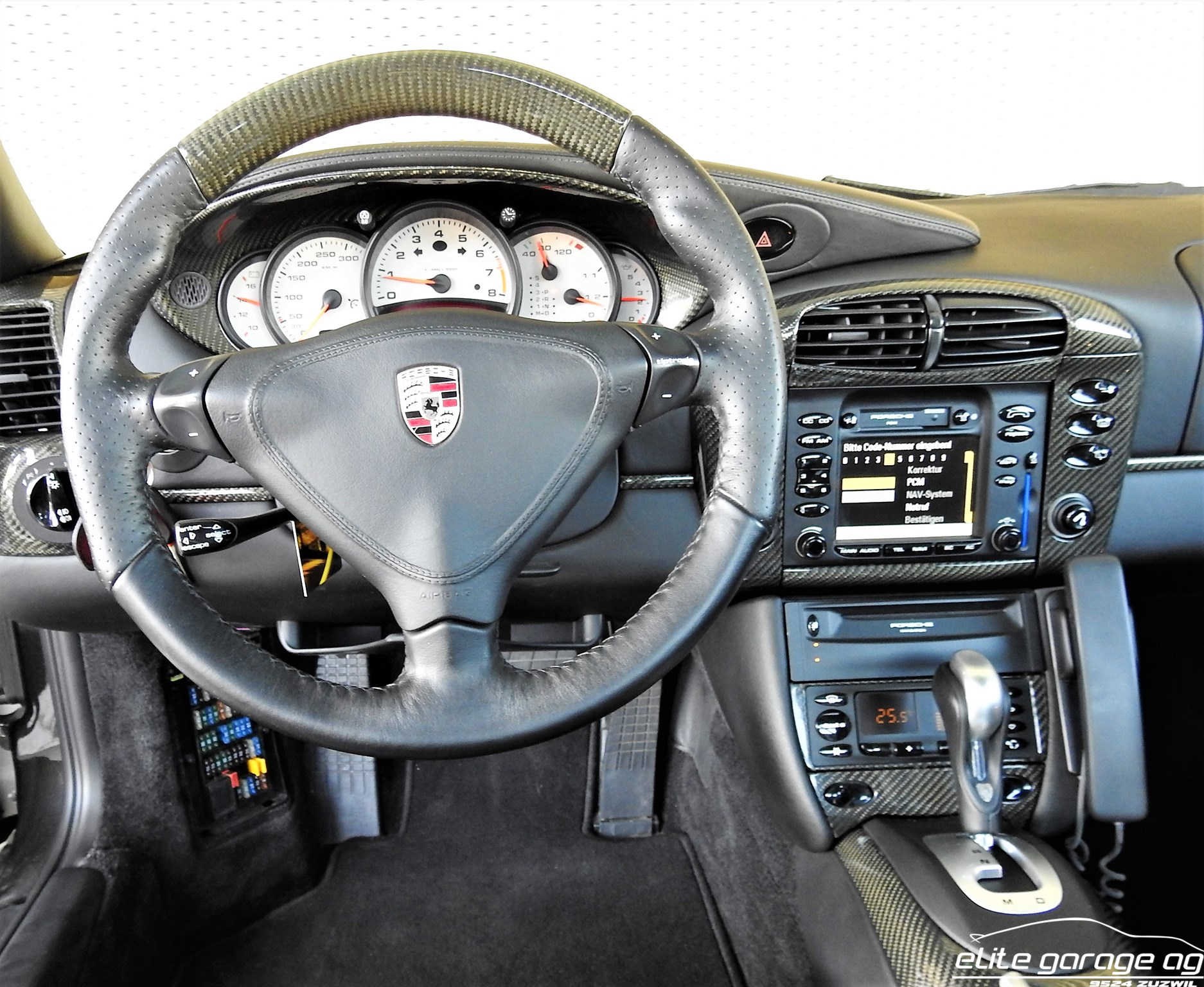 PORSCHE 911 Turbo-image-12