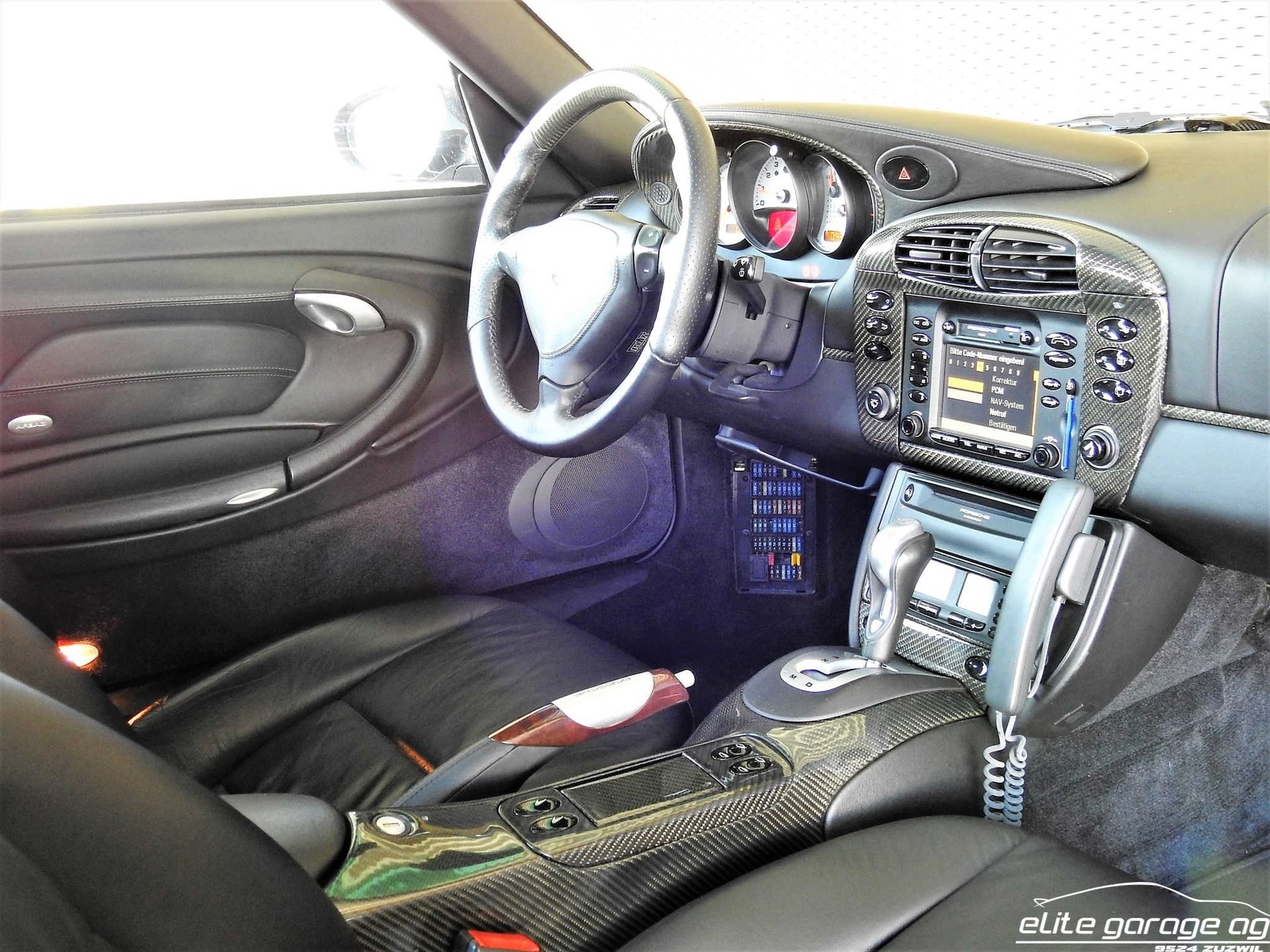 PORSCHE 911 Turbo-image-13