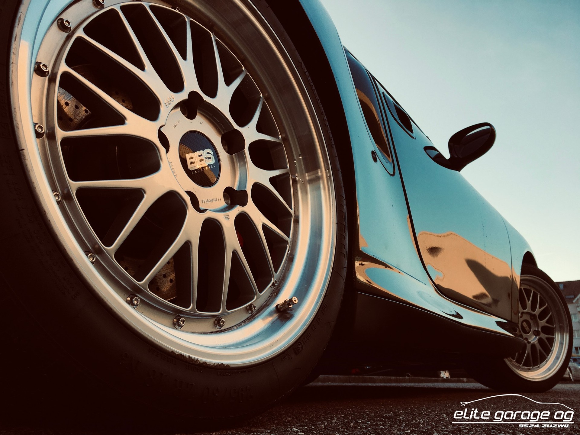 PORSCHE 911 Turbo-image-8