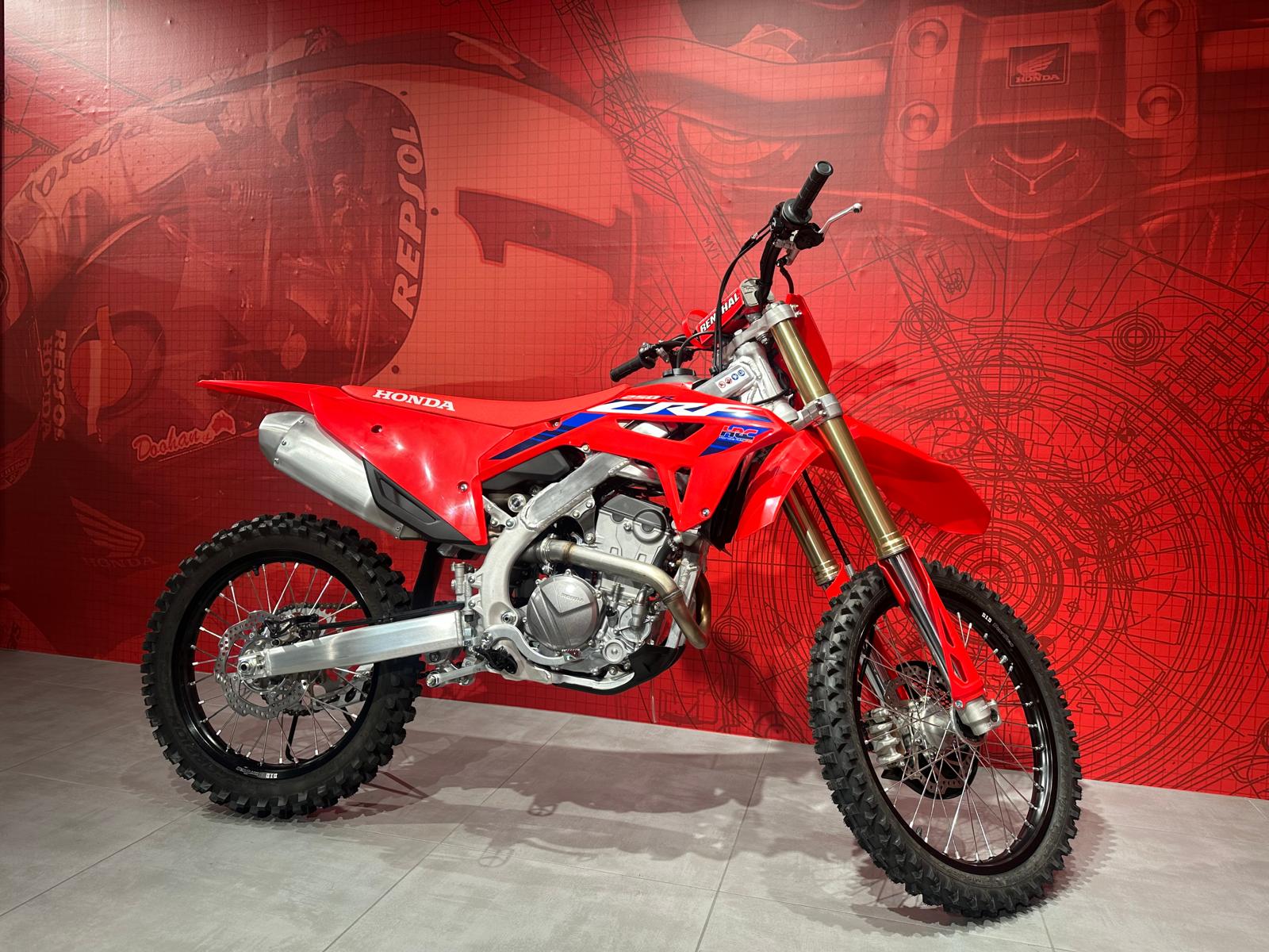 HONDA CRF250 NEU 2024-showroom-element-1