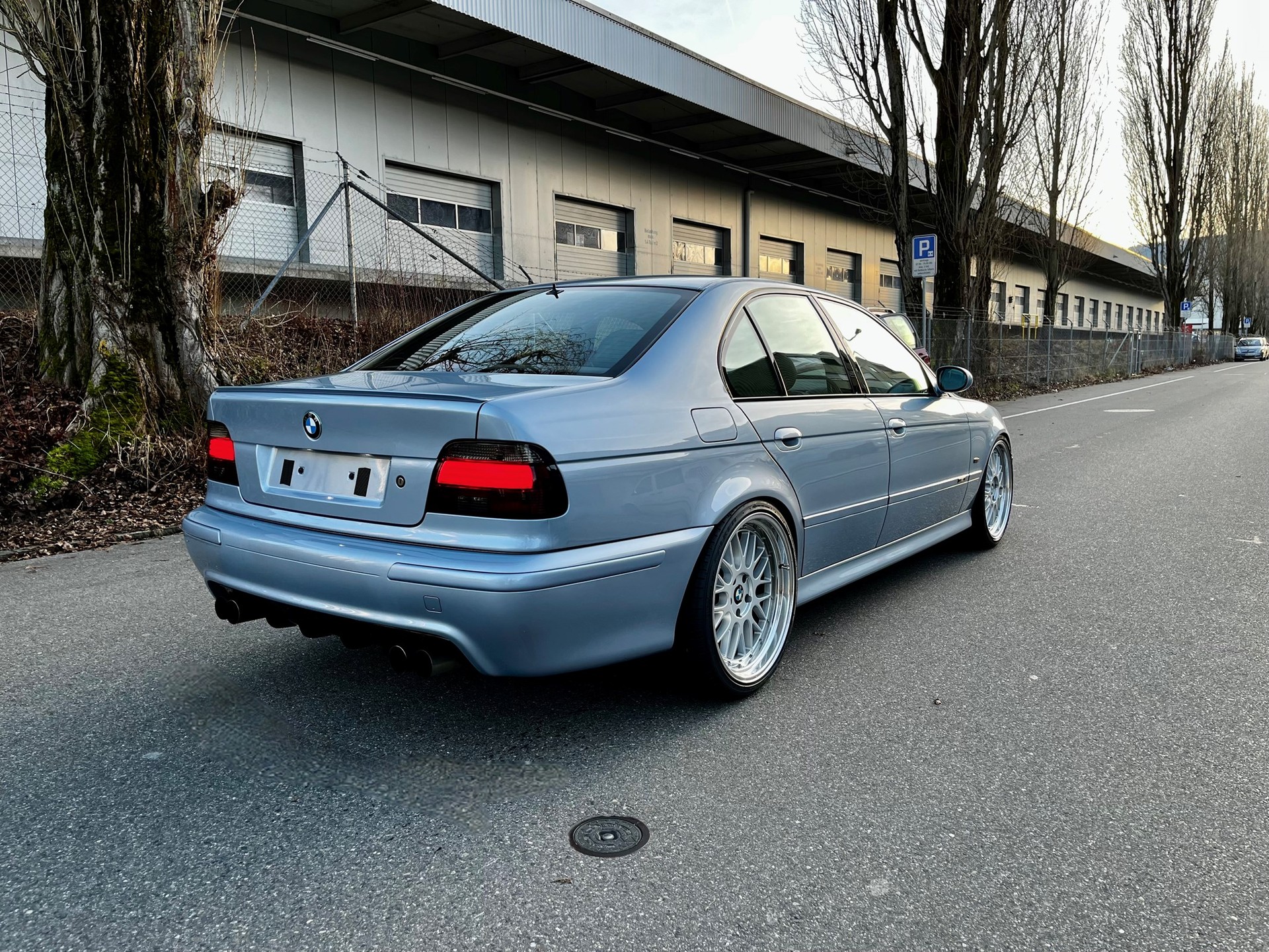 BMW M5-image-5