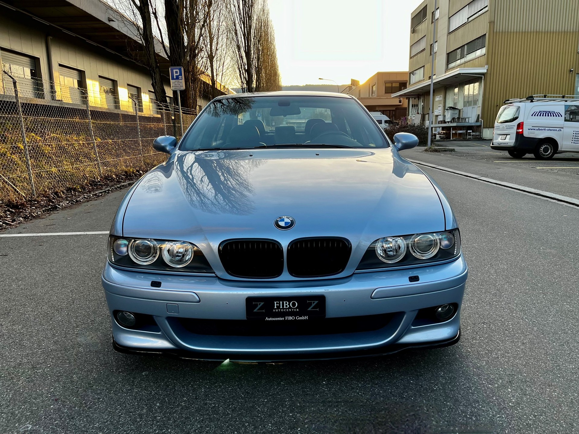 BMW M5-image-3