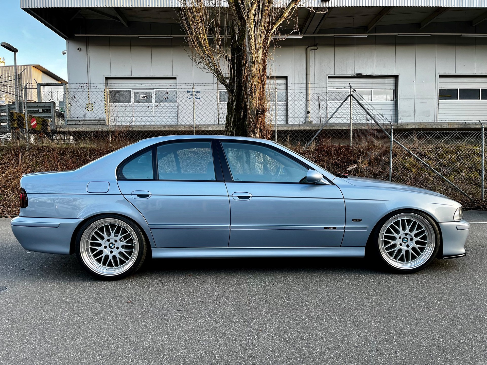 BMW M5-image-4