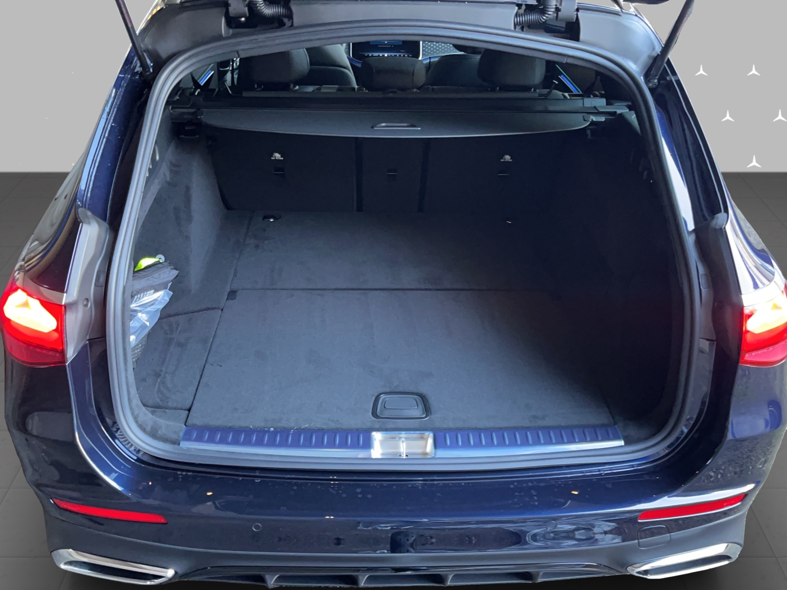 MERCEDES-BENZ E 220 d T 4Matic 9G-Tronic-image-6